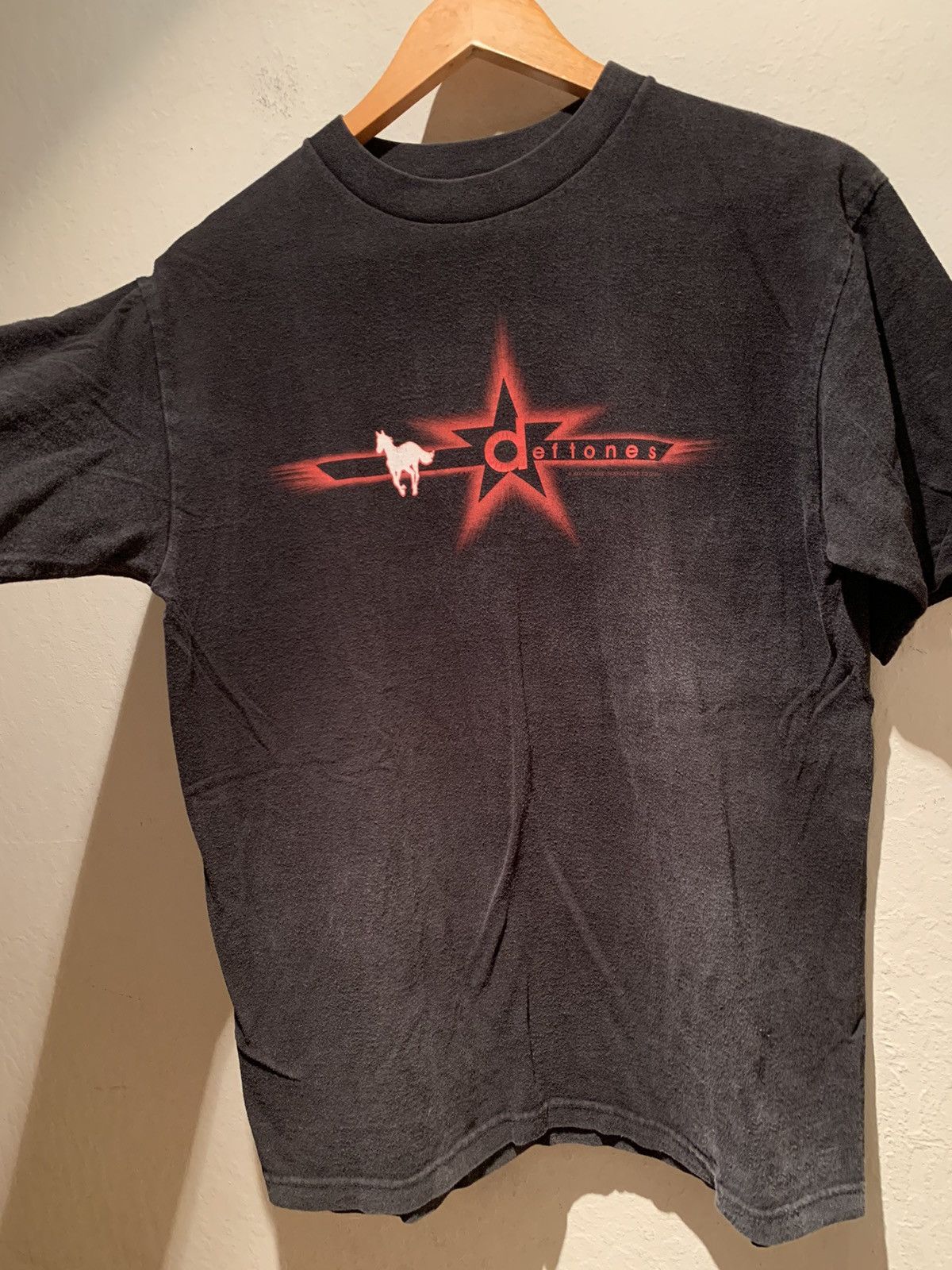 Chap&eacute;u De Pescador Com Estampa De Novidade B&aacute;sica Deftones Electric Pony | Brasil