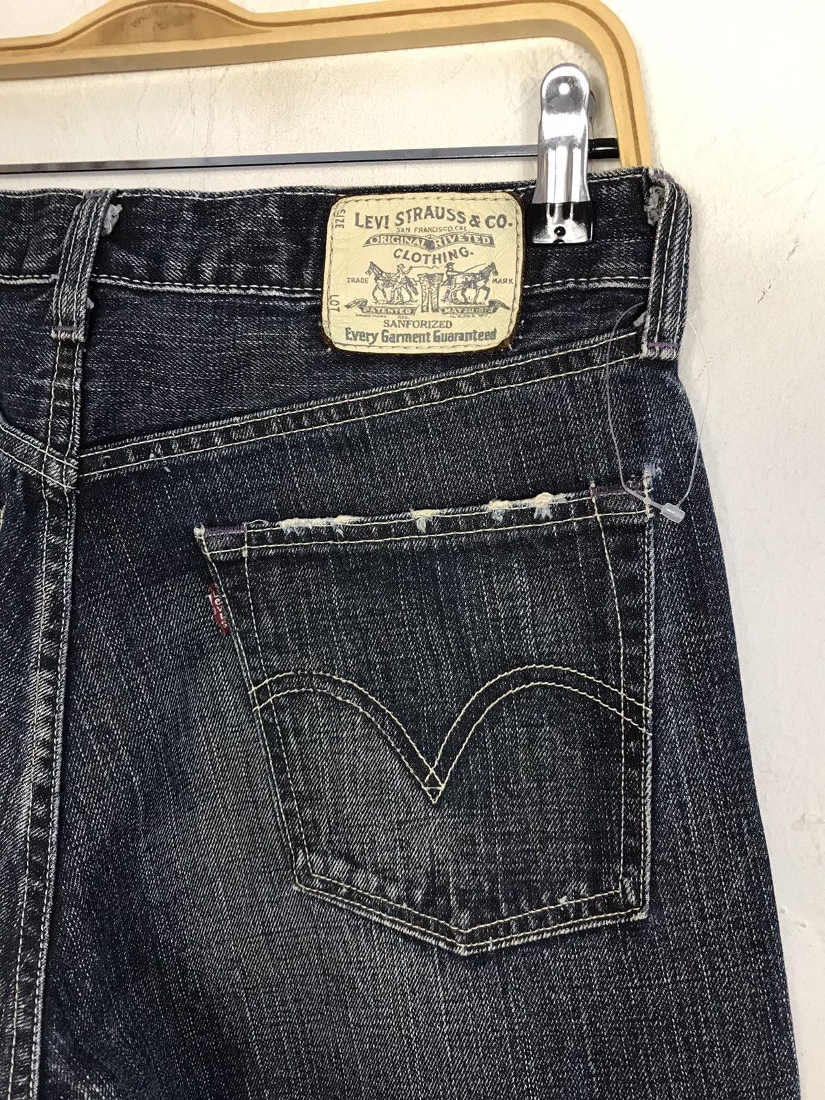 Japanese Brand Vintage Levi’s Lot 503 Light Wash Denim Jeans Style Size US 31 - 11 Thumbnail