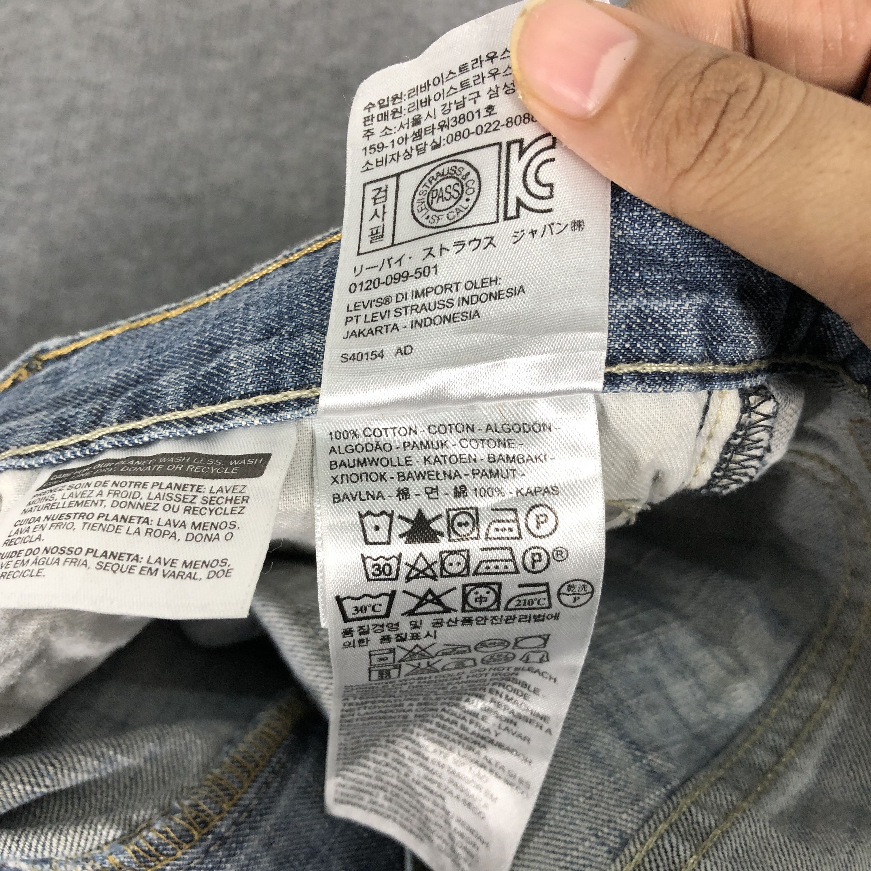 Levi's Vintage Y2k Levi's 569 Distress Faded Blue Denim Jean Size US 37 - 19 Thumbnail