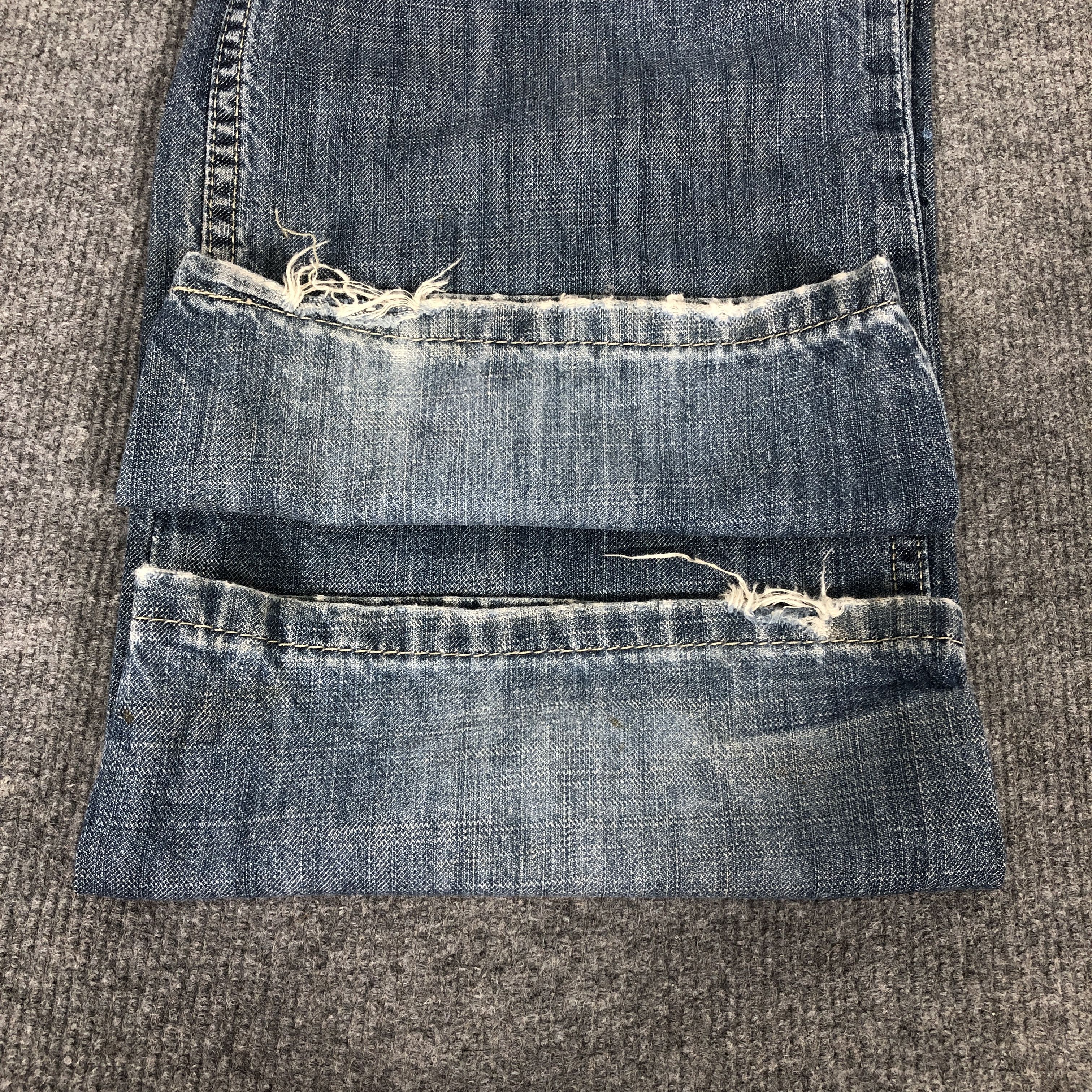 Levi's Vintage Y2k Levi's 569 Distress Faded Blue Denim Jean Size US 37 - 11 Thumbnail