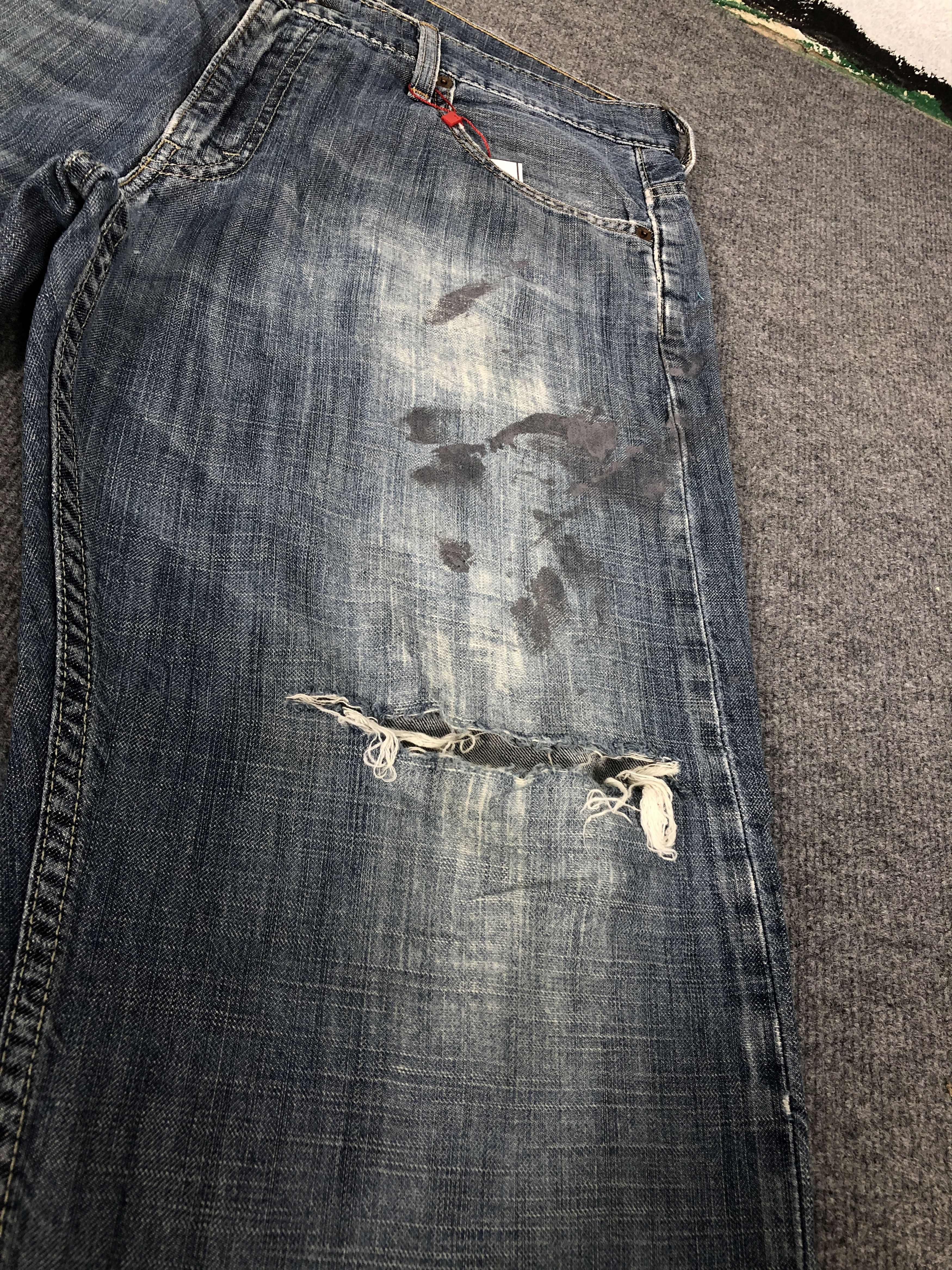 Levi's Vintage Y2k Levi's 569 Distress Faded Blue Denim Jean Size US 37 - 13 Thumbnail