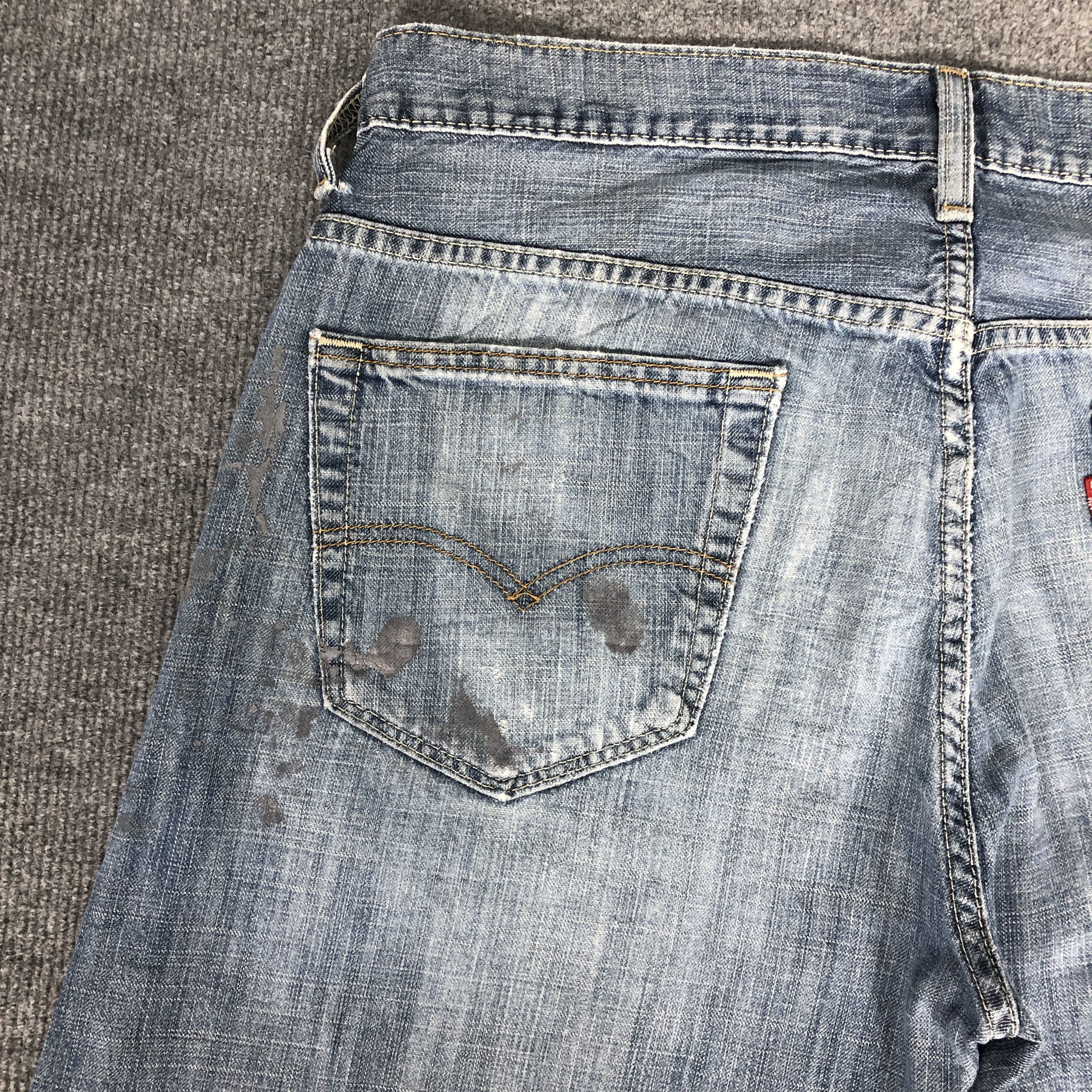 Levi's Vintage Y2k Levi's 569 Distress Faded Blue Denim Jean Size US 37 - 15 Thumbnail