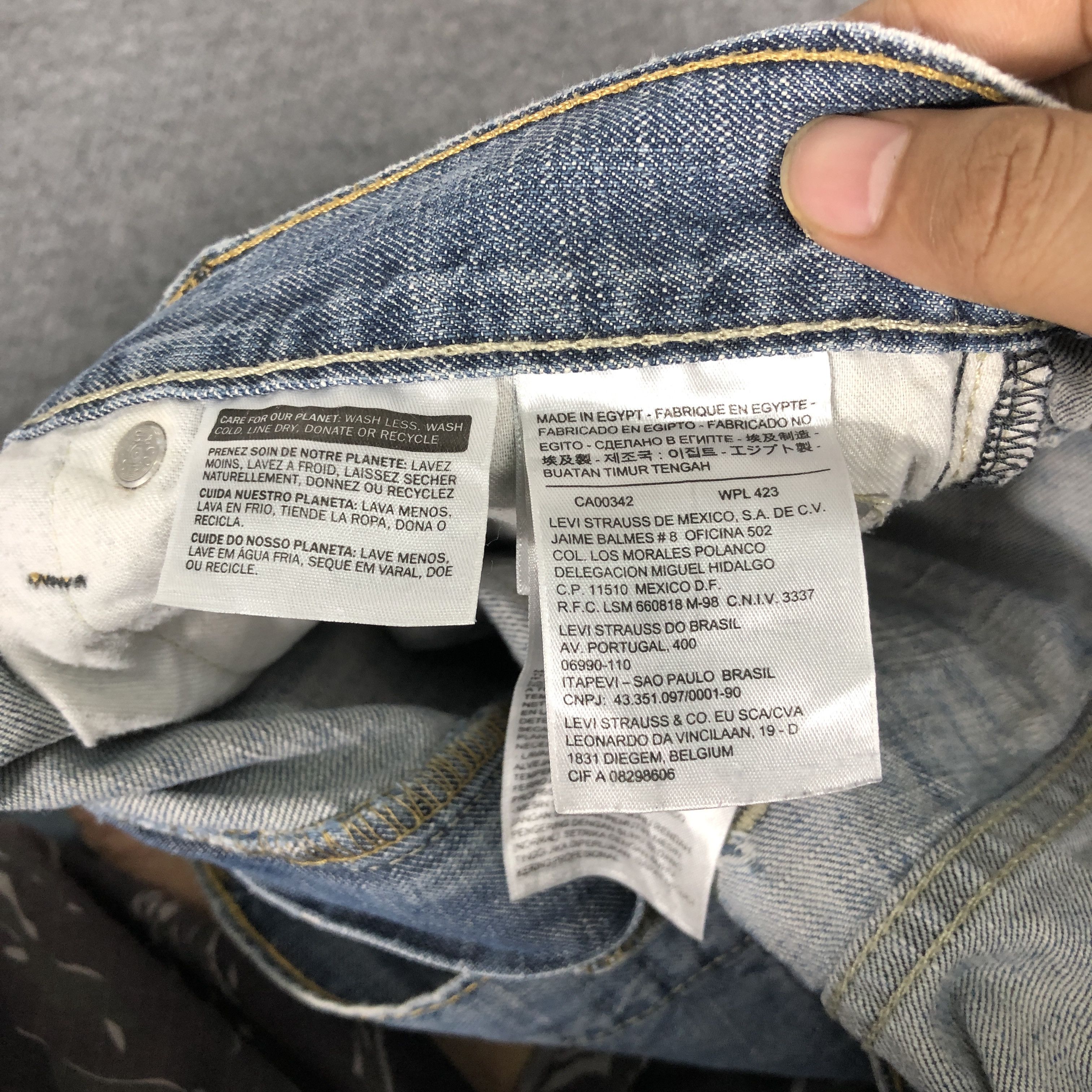 Levi's Vintage Y2k Levi's 569 Distress Faded Blue Denim Jean Size US 37 - 18 Thumbnail