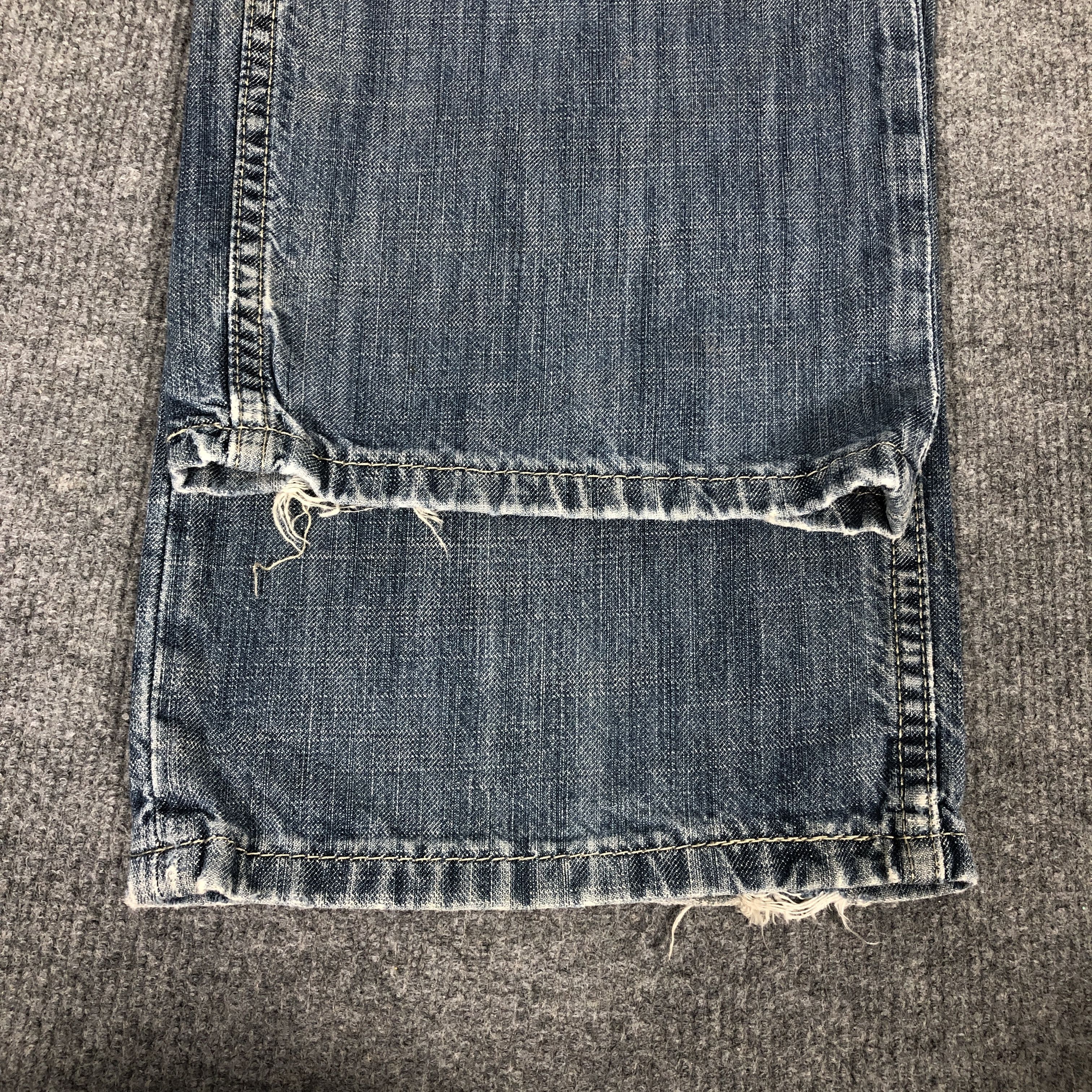 Levi's Vintage Y2k Levi's 569 Distress Faded Blue Denim Jean Size US 37 - 10 Thumbnail