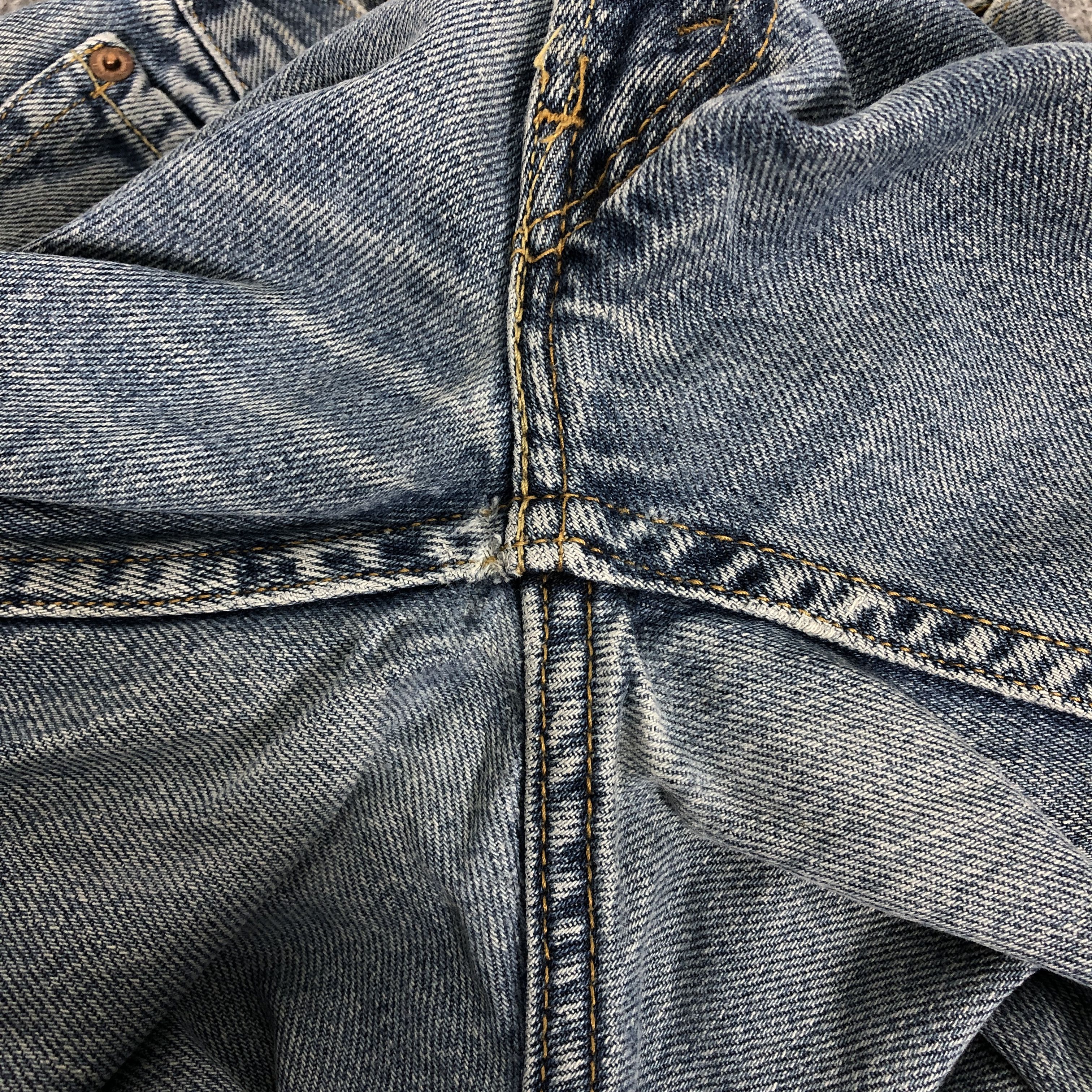 Levi's Vintage Y2k Levi's 550 Distress Relaxed Fit Denim Jean Size US 36 / EU 52 - 11 Thumbnail
