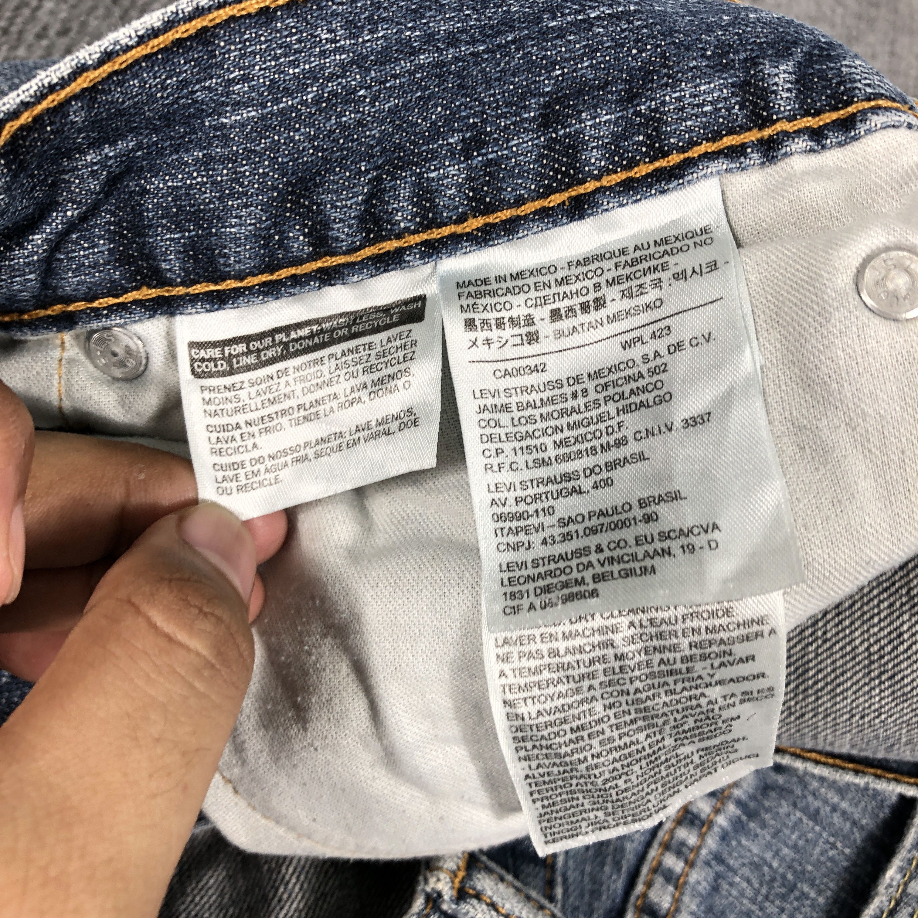 Levi's Vintage Y2k Levi's 569 Distress Faded Blue Denim Jean Size US 38 / EU 54 - 16 Thumbnail