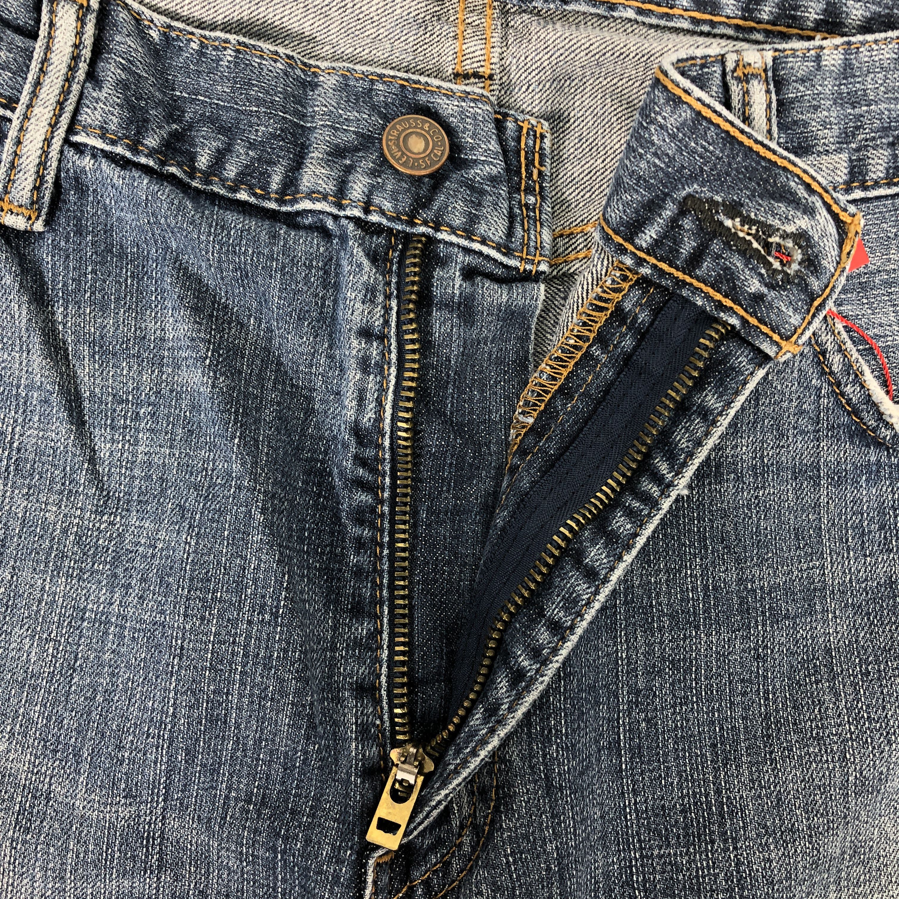 Levi's Vintage Y2k Levi's 569 Distress Faded Blue Denim Jean Size US 38 / EU 54 - 15 Thumbnail