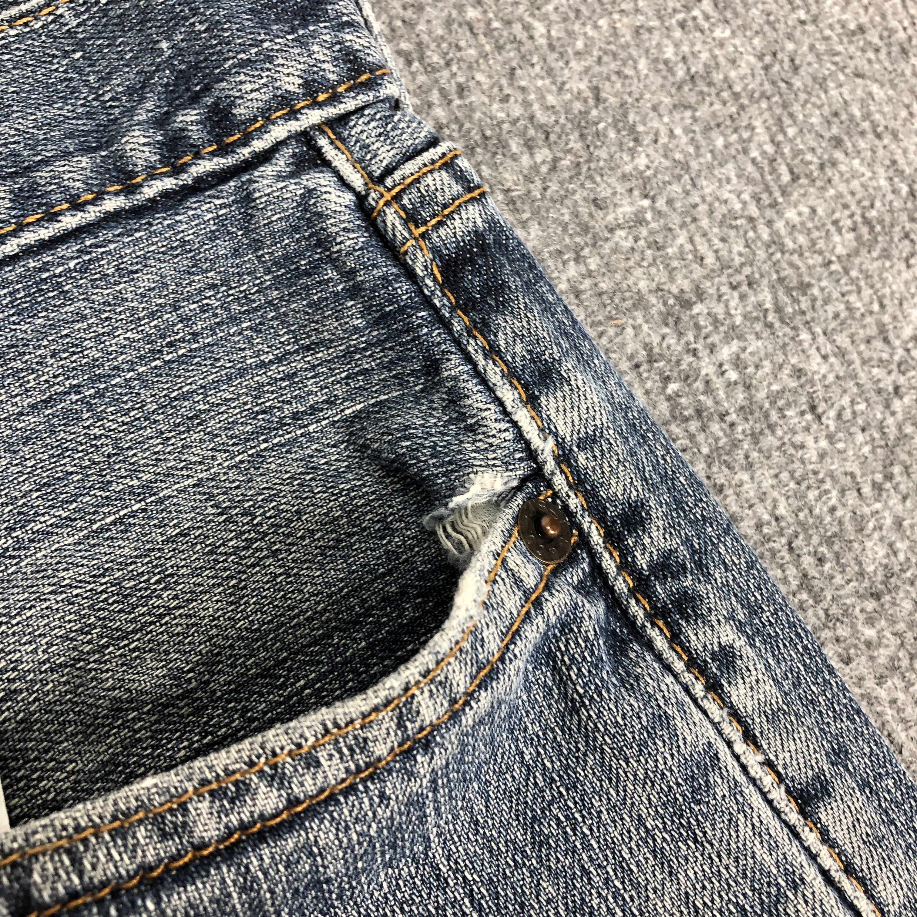 Levi's Vintage Y2k Levi's 569 Distress Faded Blue Denim Jean Size US 38 / EU 54 - 8 Thumbnail