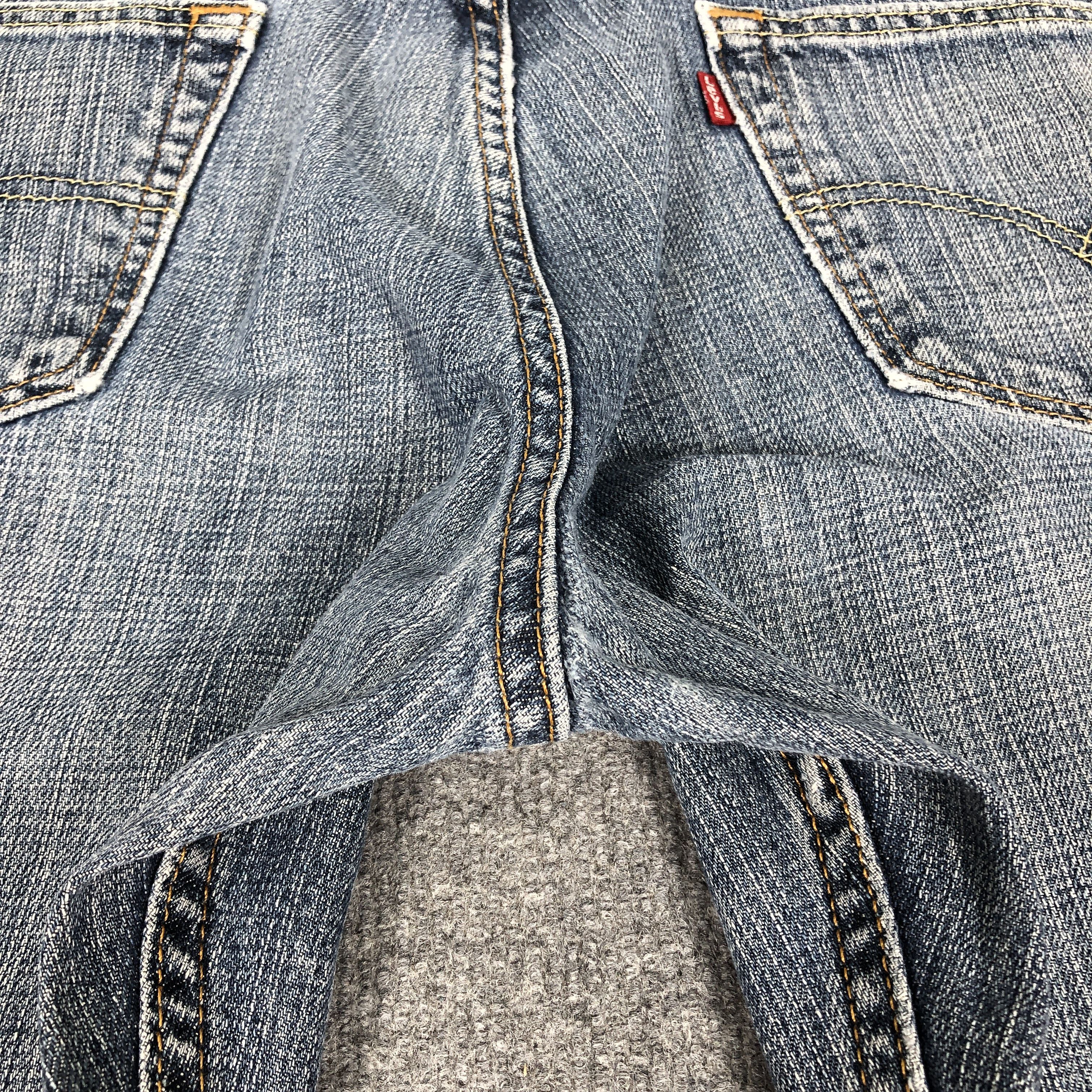 Levi's Vintage Y2k Levi's 569 Distress Faded Blue Denim Jean Size US 38 / EU 54 - 14 Thumbnail