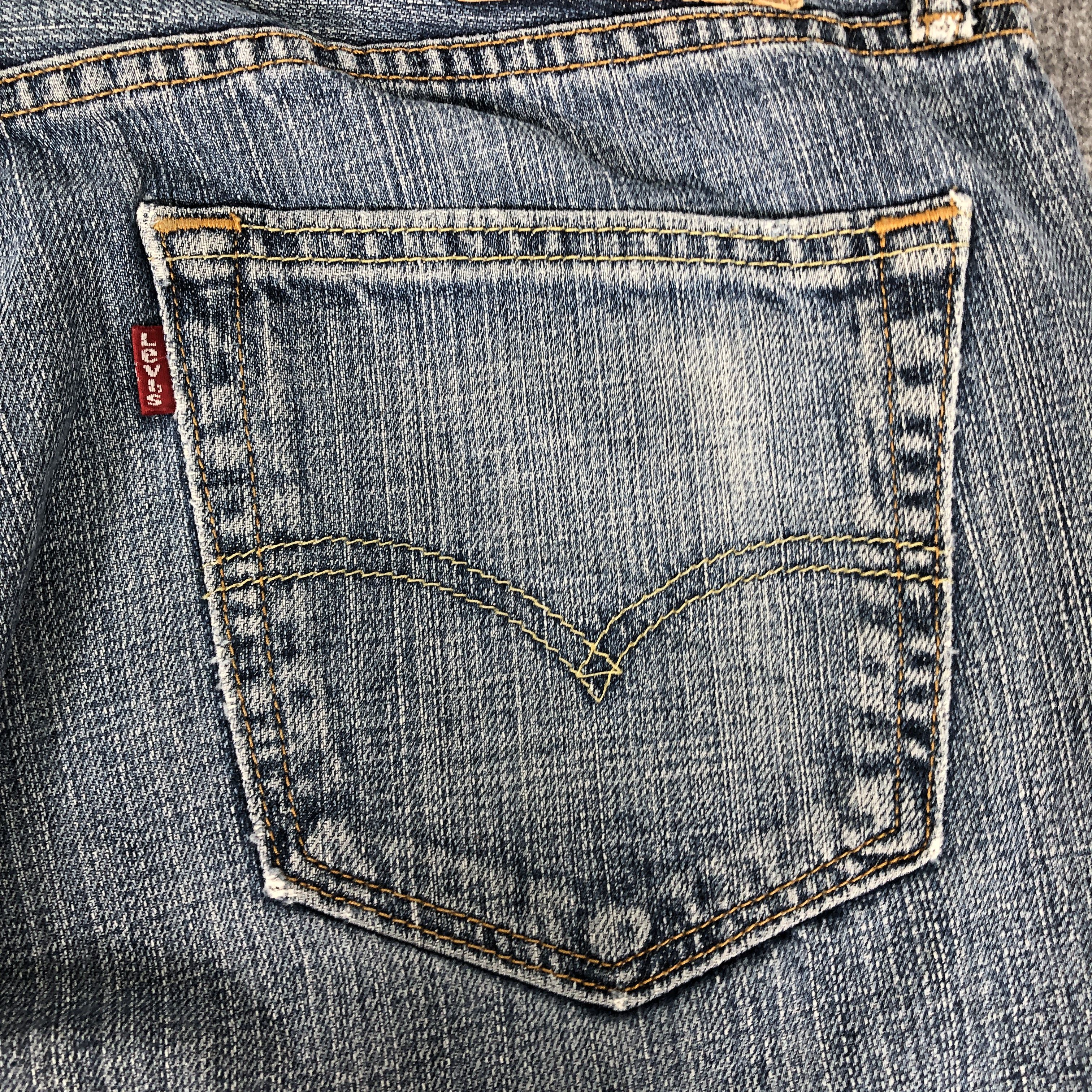 Levi's Vintage Y2k Levi's 569 Distress Faded Blue Denim Jean Size US 38 / EU 54 - 12 Thumbnail