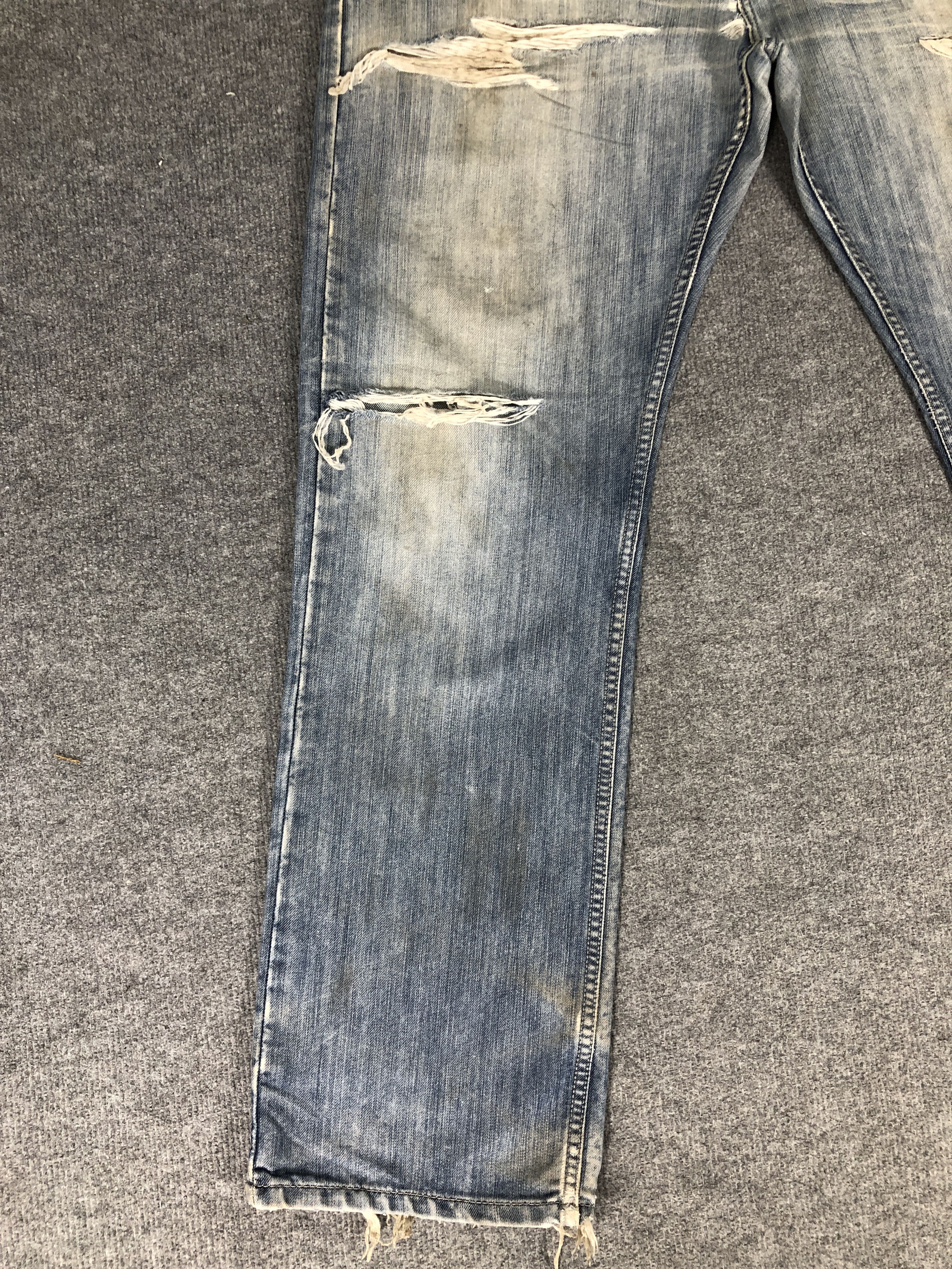Levi's Vintage Y2K Levi's 514 Distress Dirty Wash Jean Size US 37 - 6 Thumbnail