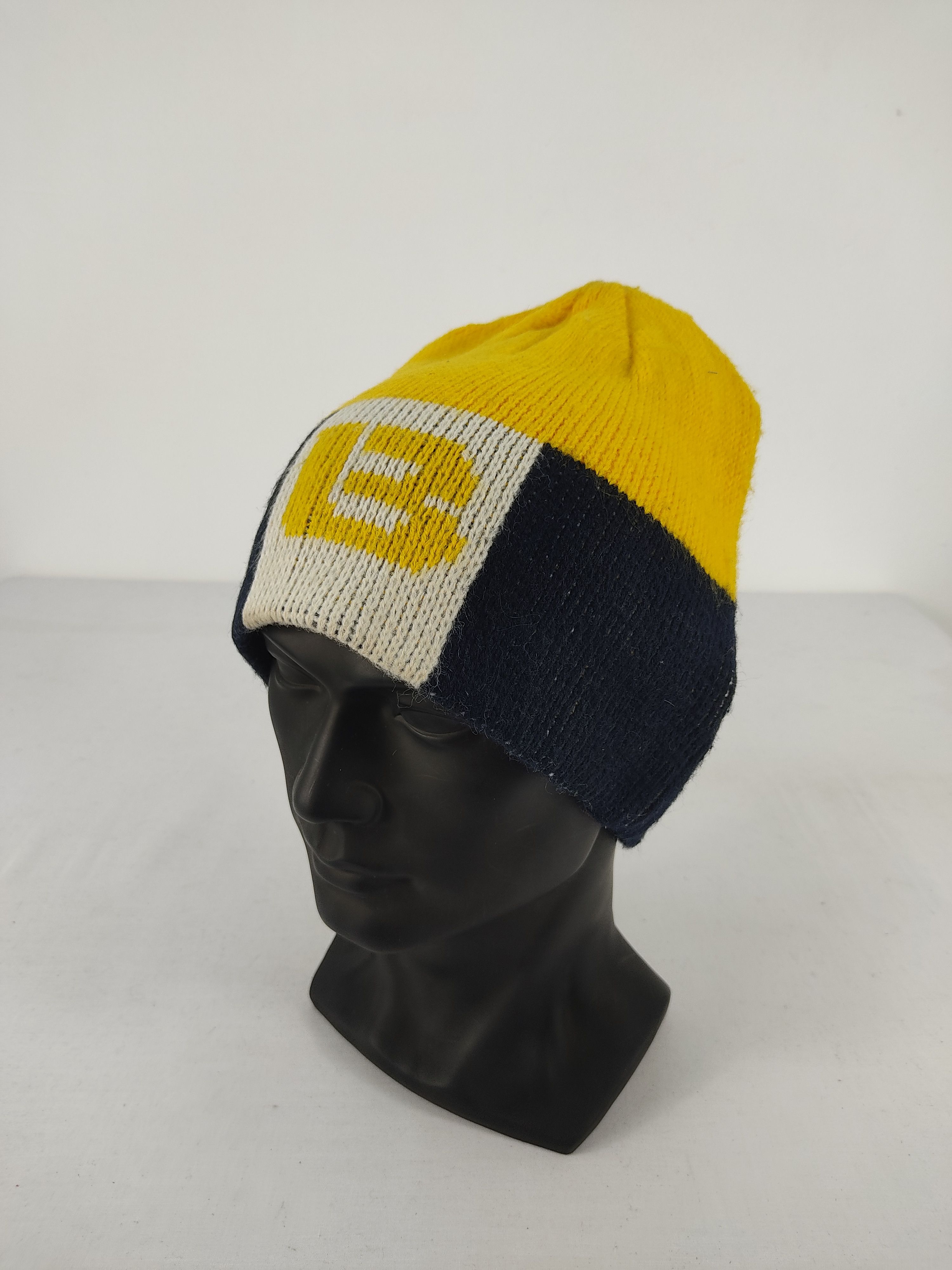 Burton Vintage Burton Beanie / Snow Hat / Snow Cap Size ONE SIZE - 1 Thumbnail