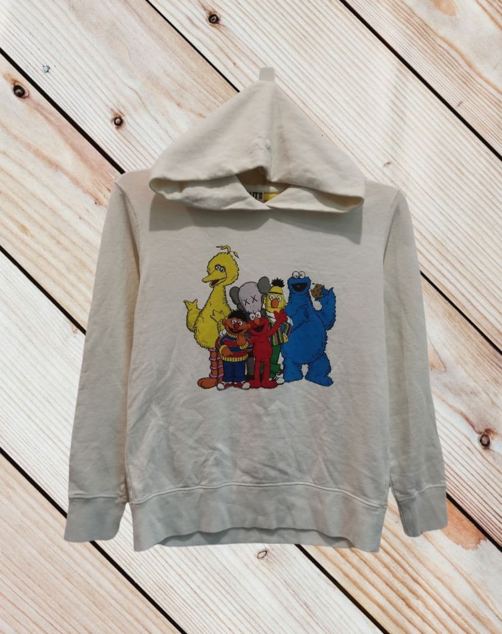 Japanese Brand × Kaws × Original Fake Kaws x Uniqlo X Sesame Street NO. 2 / Cdg Size US M / EU 48-50 / 2 - 1 Thumbnail