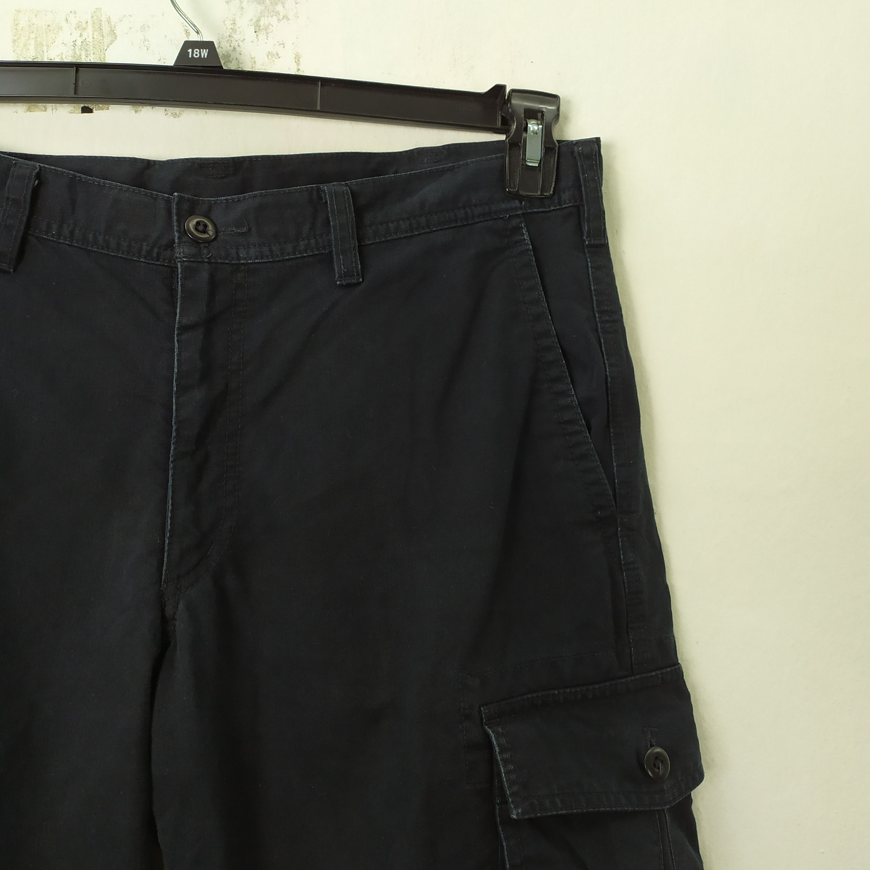 Japanese Brand JAPANESE BRAND BLACK CARGO PANTS Size US 34 / EU 50 - 2 Thumbnail