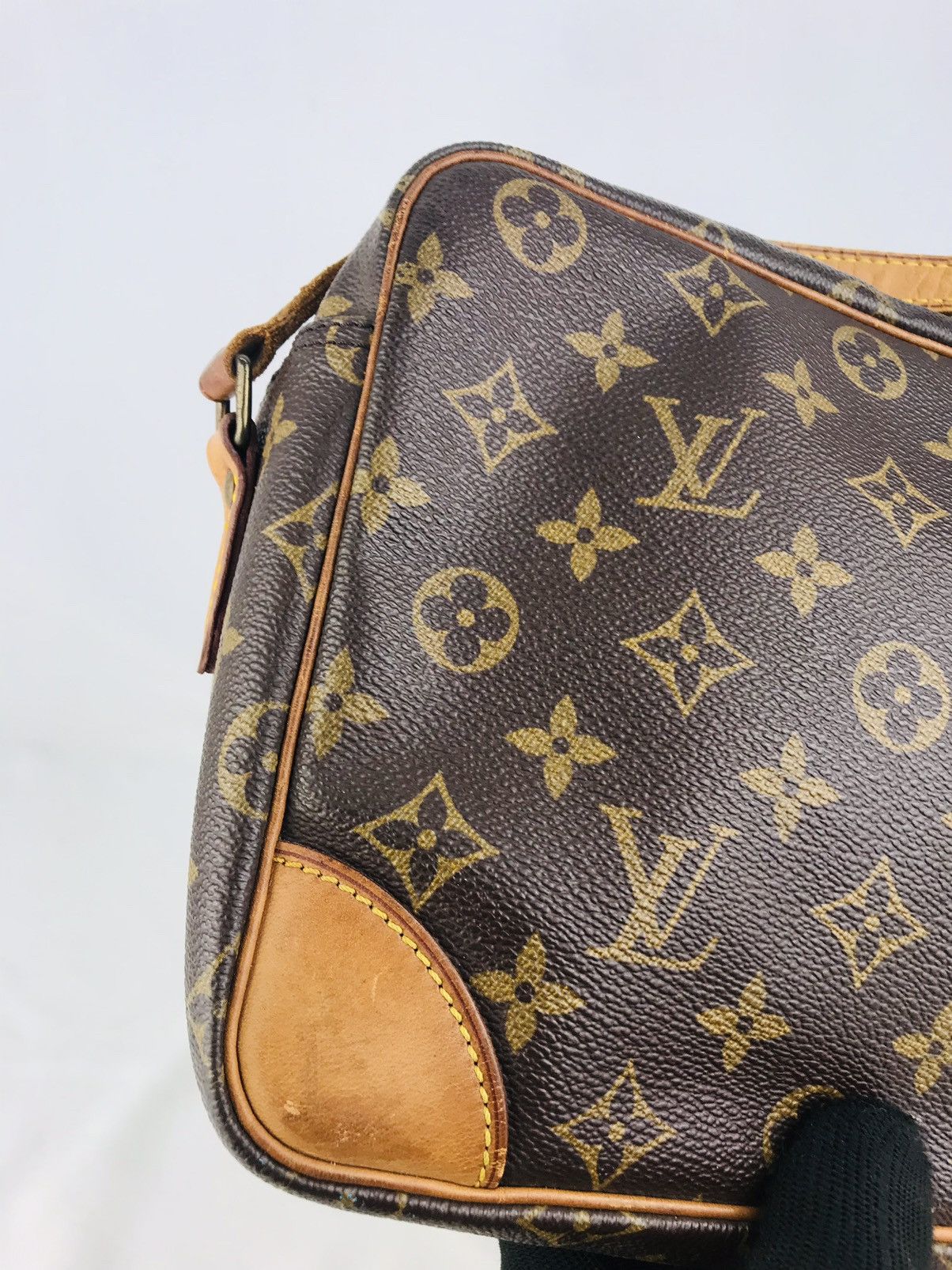 Louis Vuitton ❌Final Drop❌Authentic Louis Vuitton Trocadero 30 Shoulderbag Size ONE SIZE - 10 Thumbnail