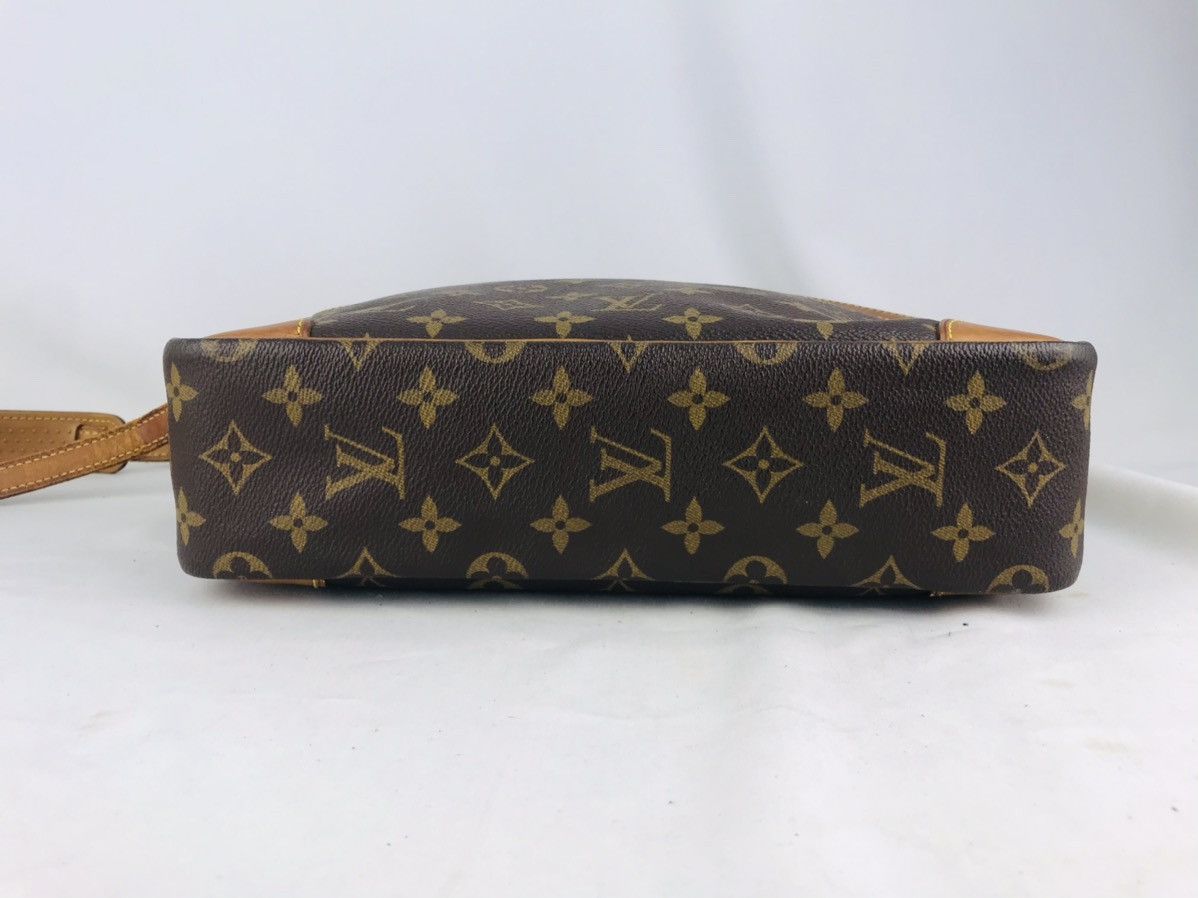 Louis Vuitton ❌Final Drop❌Authentic Louis Vuitton Trocadero 30 Shoulderbag Size ONE SIZE - 9 Thumbnail