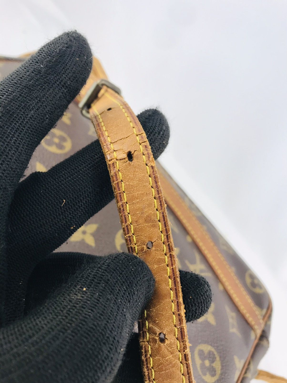 Louis Vuitton ❌Final Drop❌Authentic Louis Vuitton Trocadero 30 Shoulderbag Size ONE SIZE - 15 Thumbnail