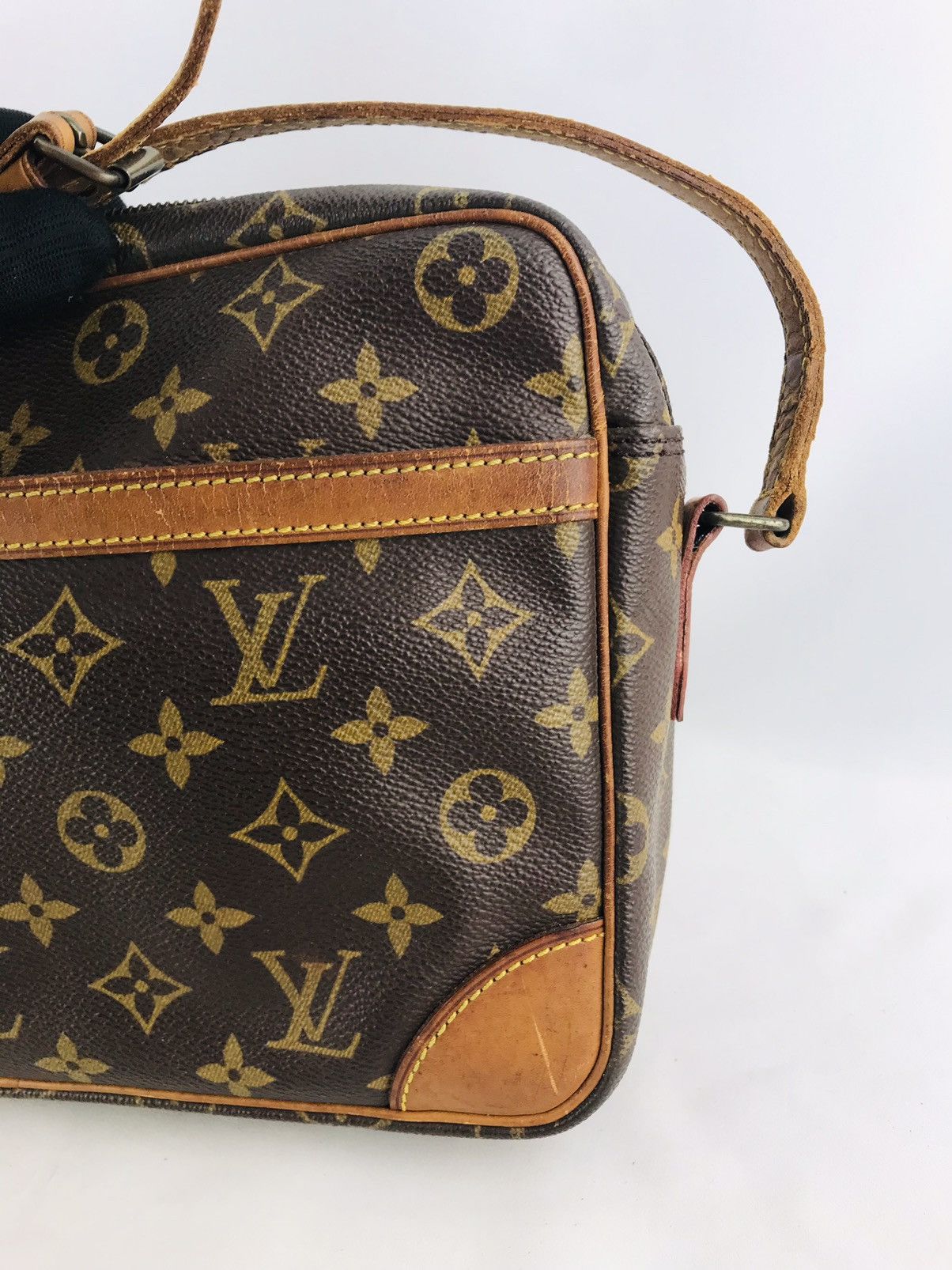 Louis Vuitton ❌Final Drop❌Authentic Louis Vuitton Trocadero 30 Shoulderbag Size ONE SIZE - 3 Thumbnail