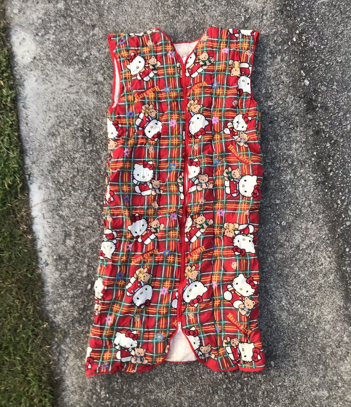 Japanese Brand × Vintage Hello kitty fullprint sleeveless zipper long jacket Size US M / EU 48-50 / 2 - 1 Thumbnail