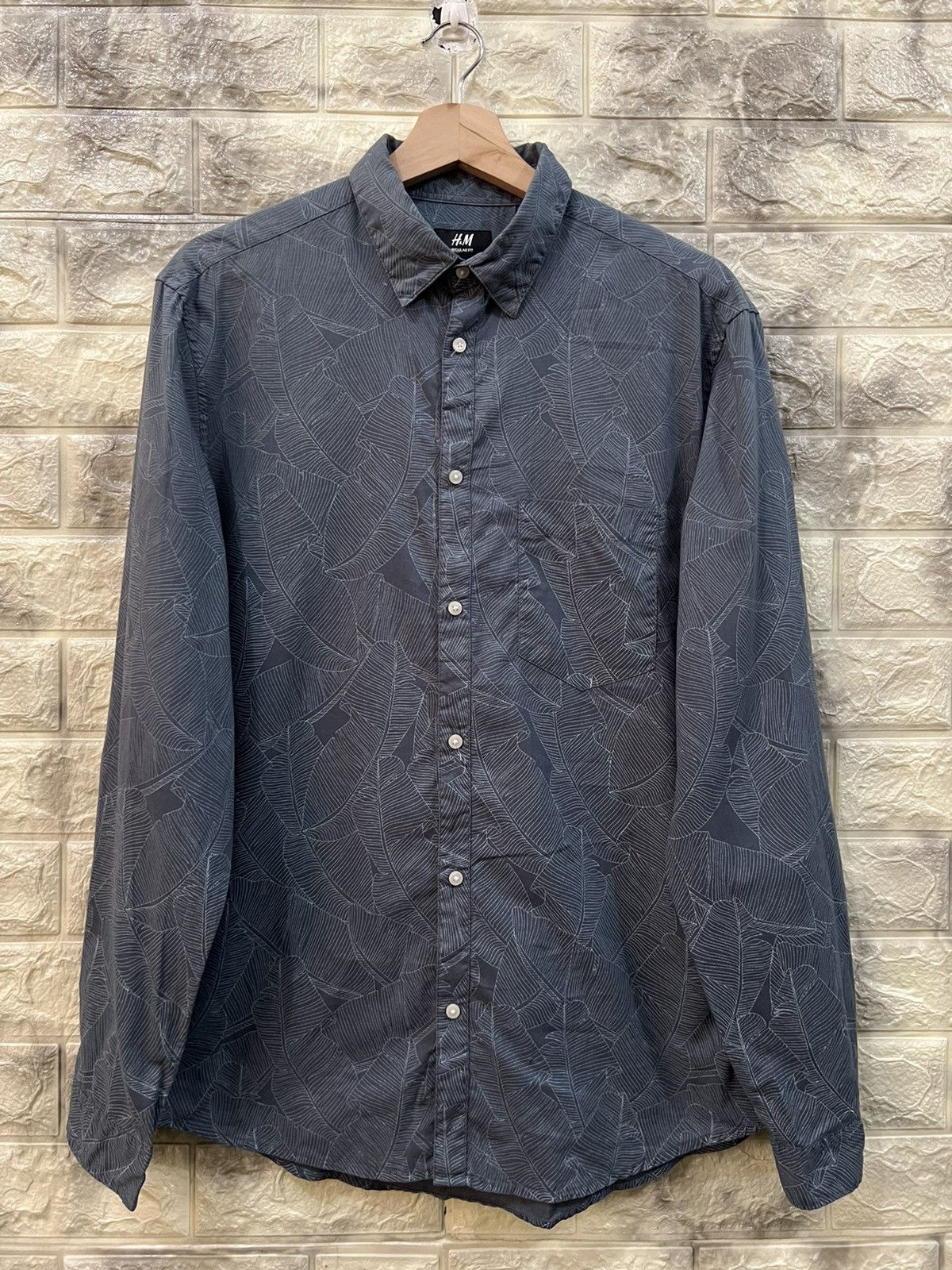 image of H&M Regular Fit Printed Shirt in Printed Blue, Men's (Size Medium)