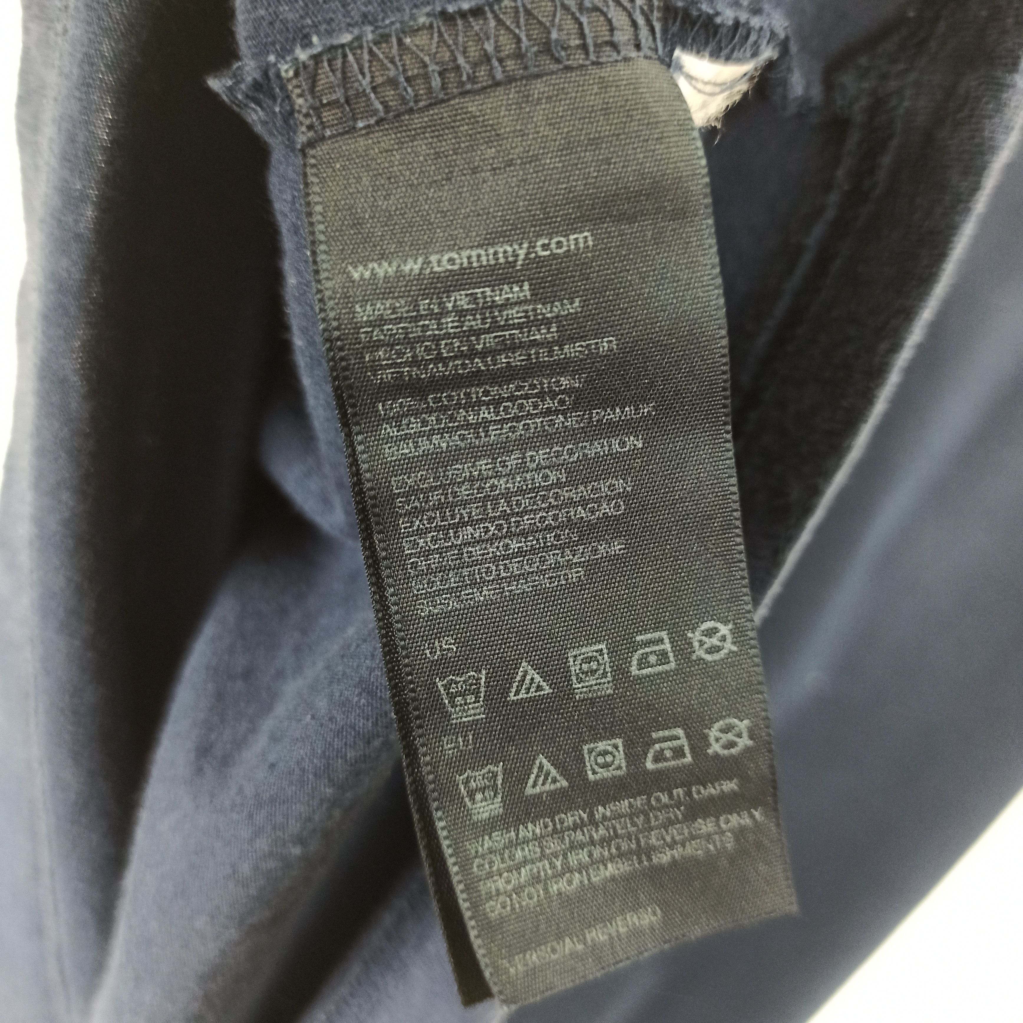 Tommy Hilfiger Tommy Hilfiger Tee Big Logo Embroidered Big Logo Spell Out Size US L / EU 52-54 / 3 - 6 Thumbnail