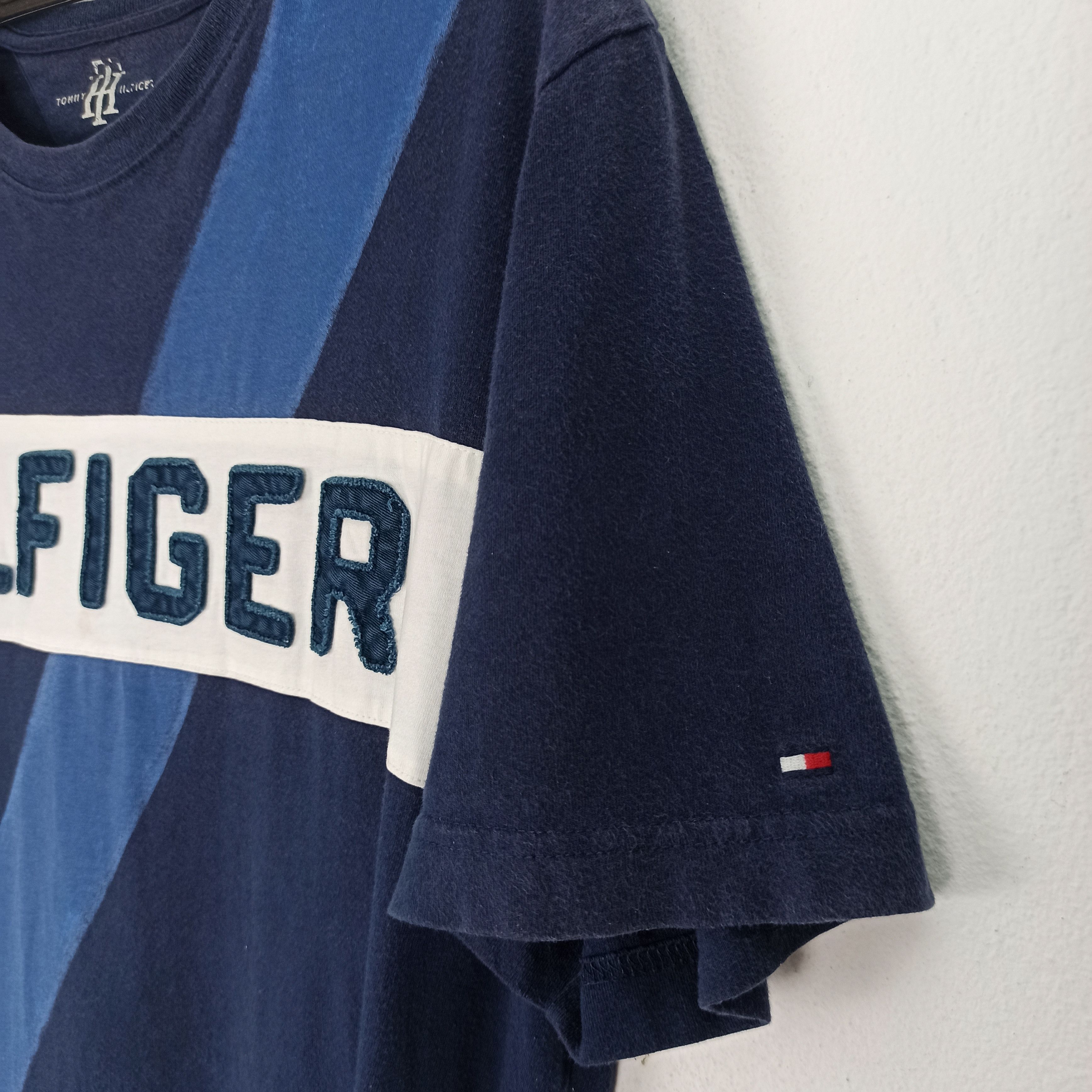 Tommy Hilfiger Tommy Hilfiger Tee Big Logo Embroidered Big Logo Spell Out Size US L / EU 52-54 / 3 - 2 Thumbnail