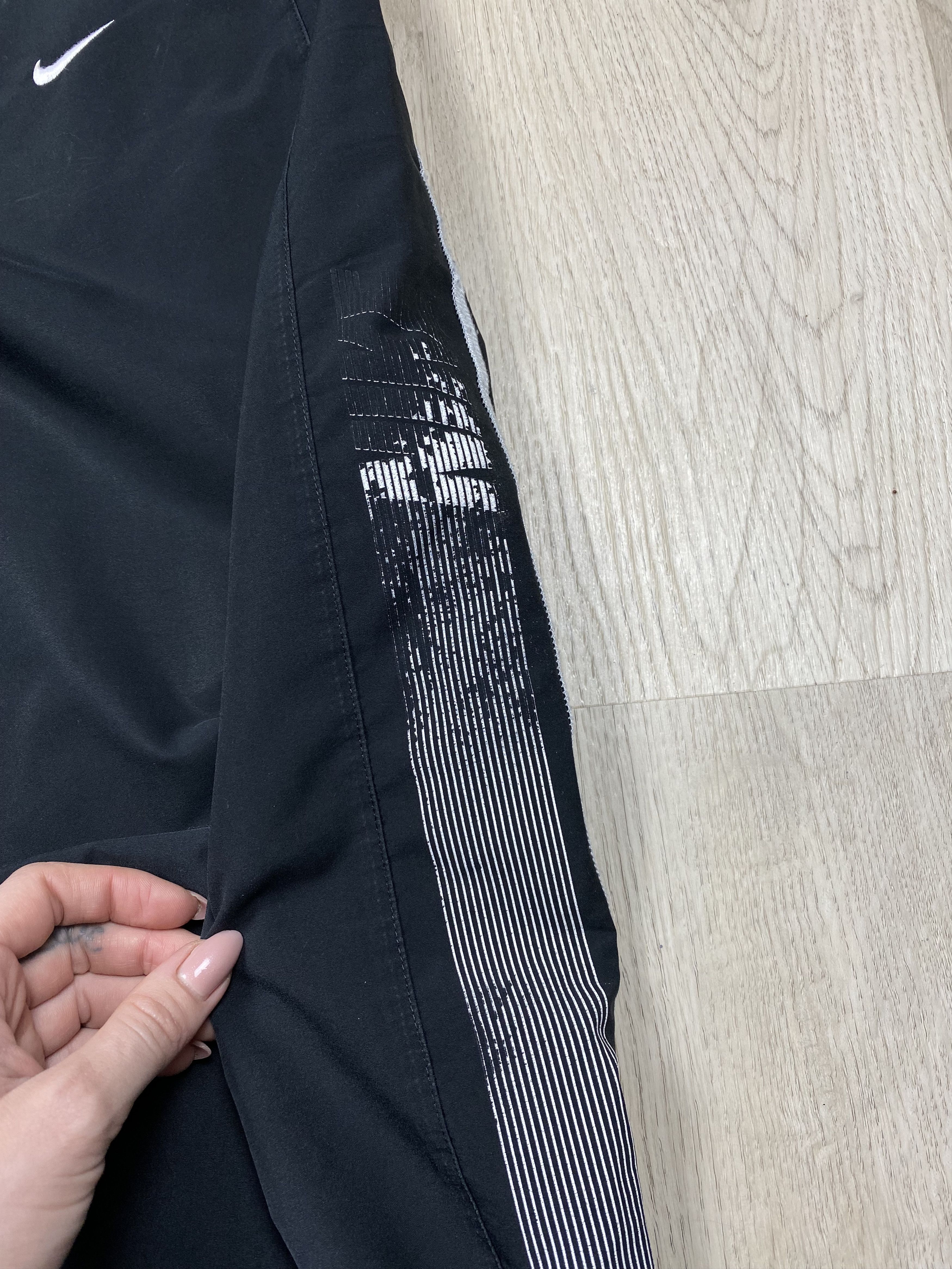 Nike × Vintage Nike Vintage Distressed Nylon Pants Y2K Drill Gorpcore Size US 34 / EU 50 - 5 Thumbnail