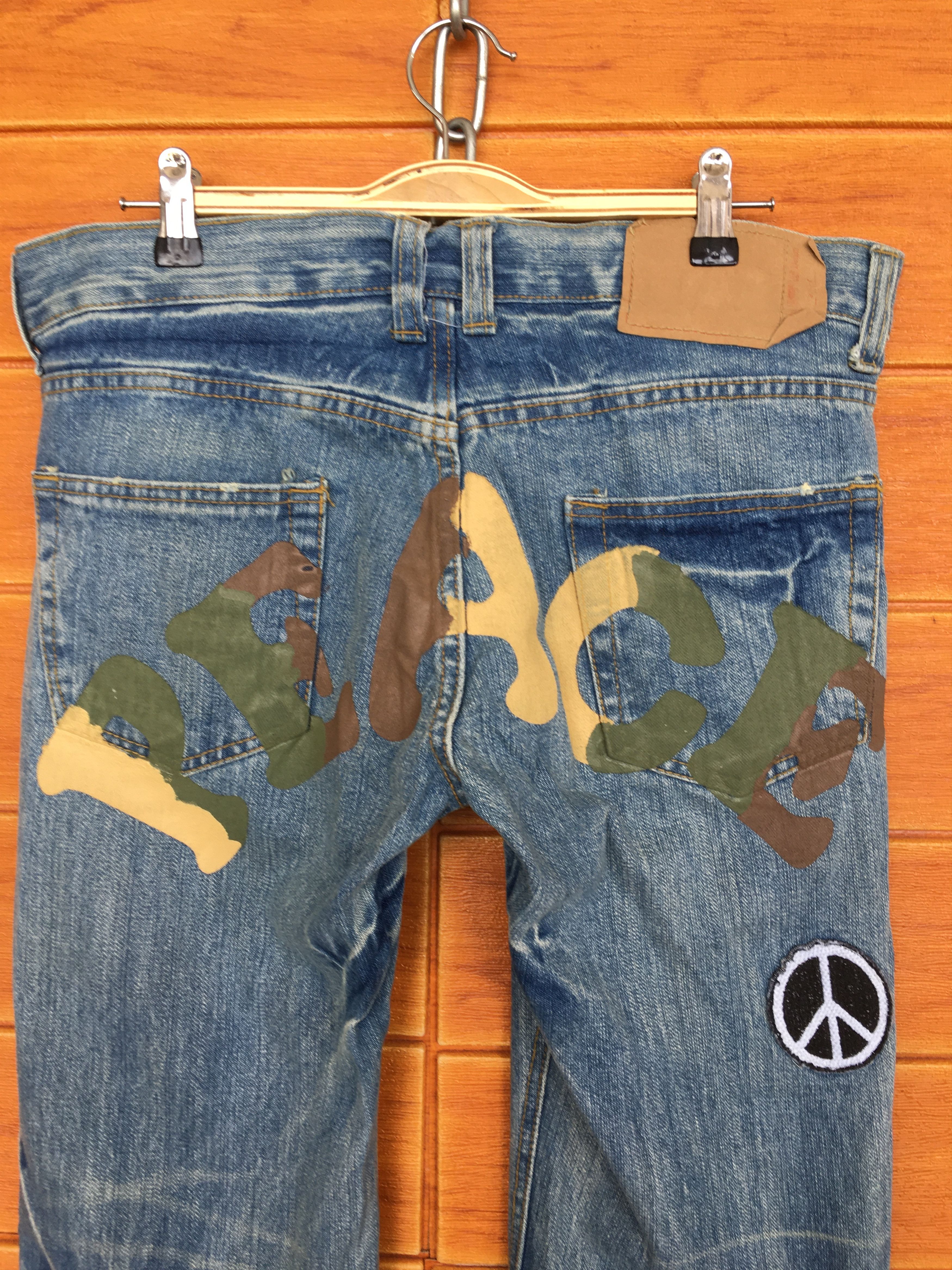 Hysteric Glamour × Undercover Vintage 90s Peace Spell Out Distressed Faded Denim Jeans Size US 34 / EU 50 - 2 Thumbnail