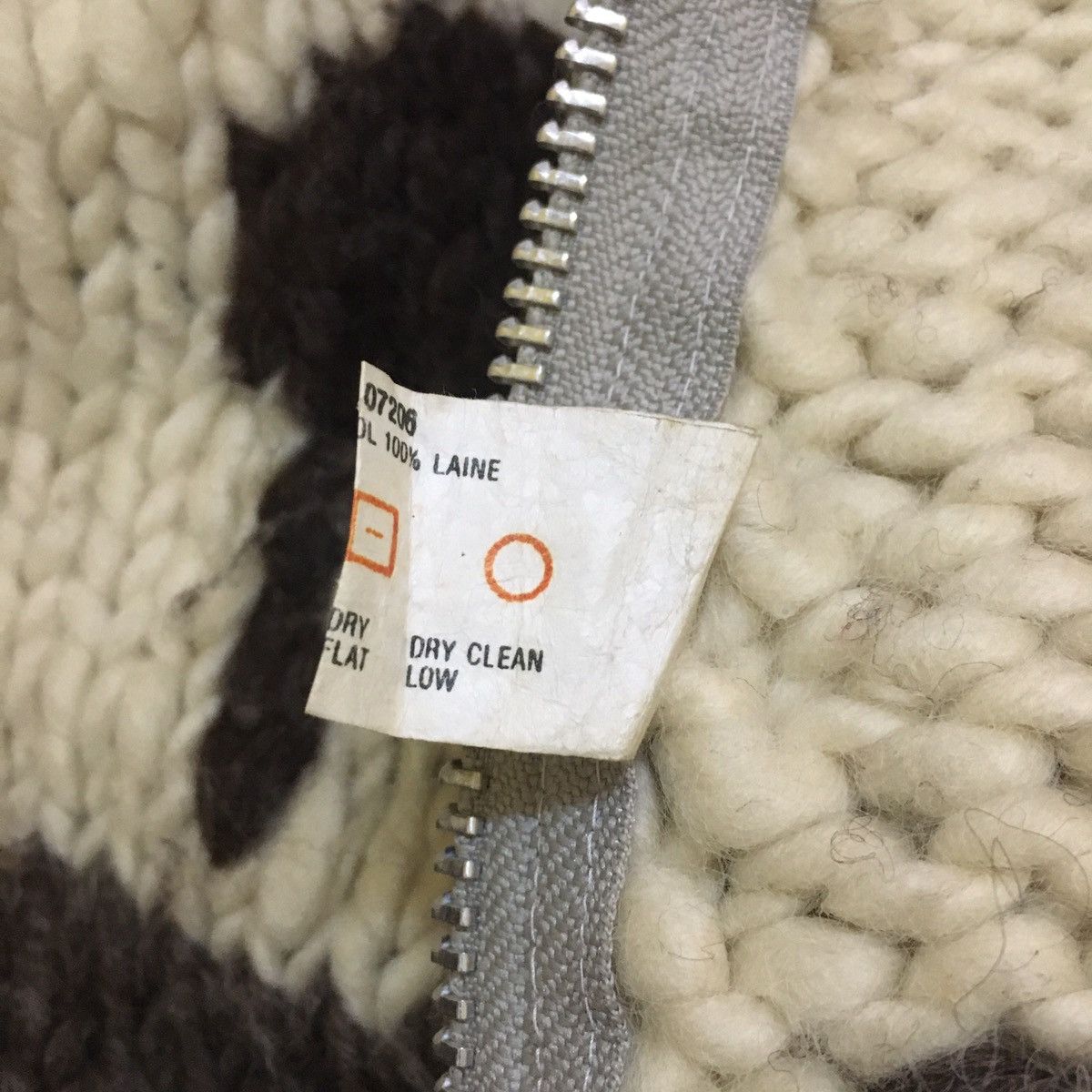Vintage Vintage Made In Canada Heavy Knit Jacket Size US M / EU 48-50 / 2 - 9 Thumbnail