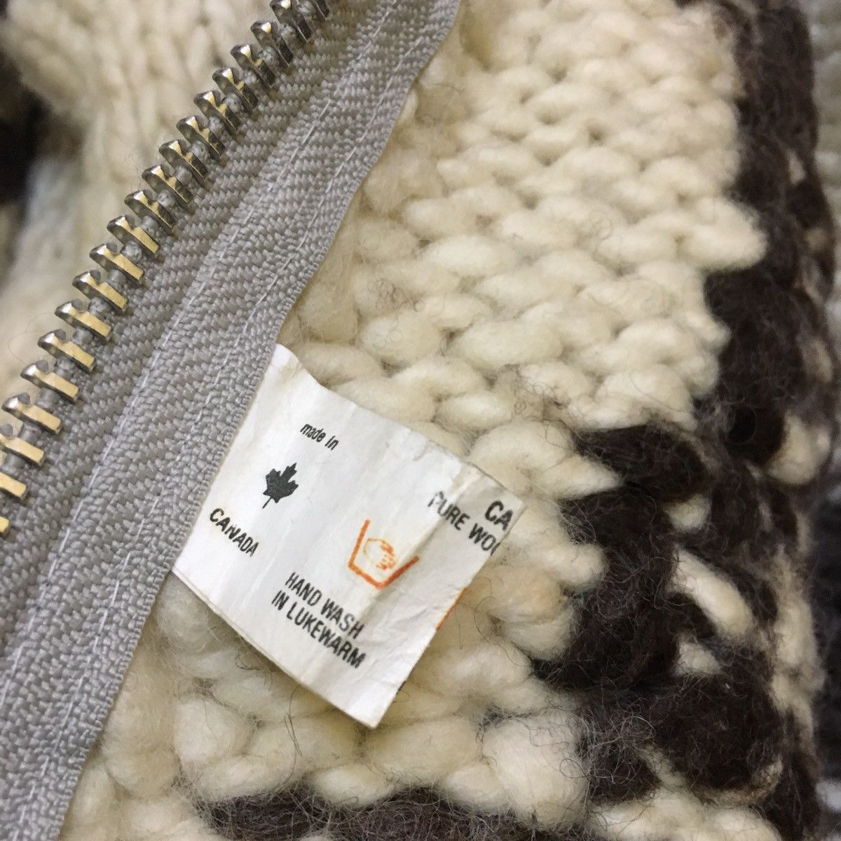 Vintage Vintage Made In Canada Heavy Knit Jacket Size US M / EU 48-50 / 2 - 8 Thumbnail