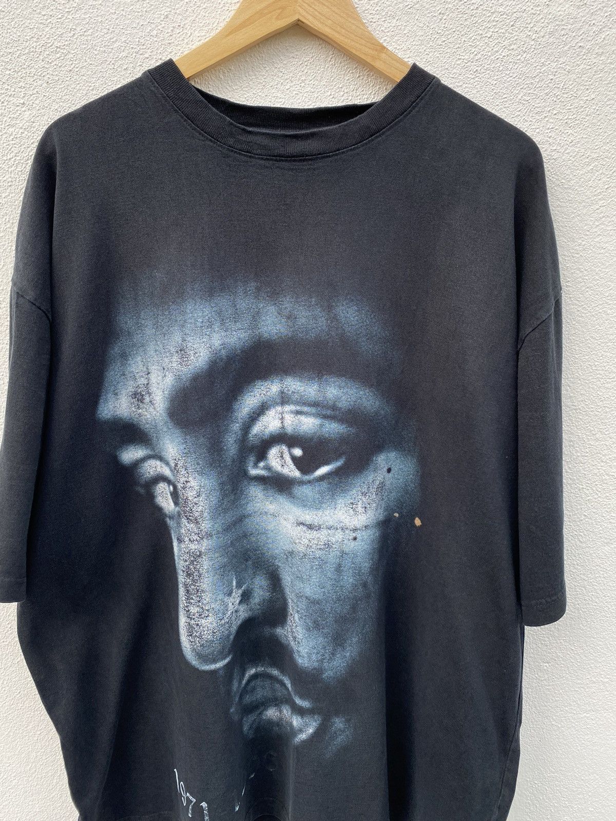 Band Tees Vintage Tupac Shakur big print raptee shirt Size US XXL / EU 58 / 5 - 6 Thumbnail