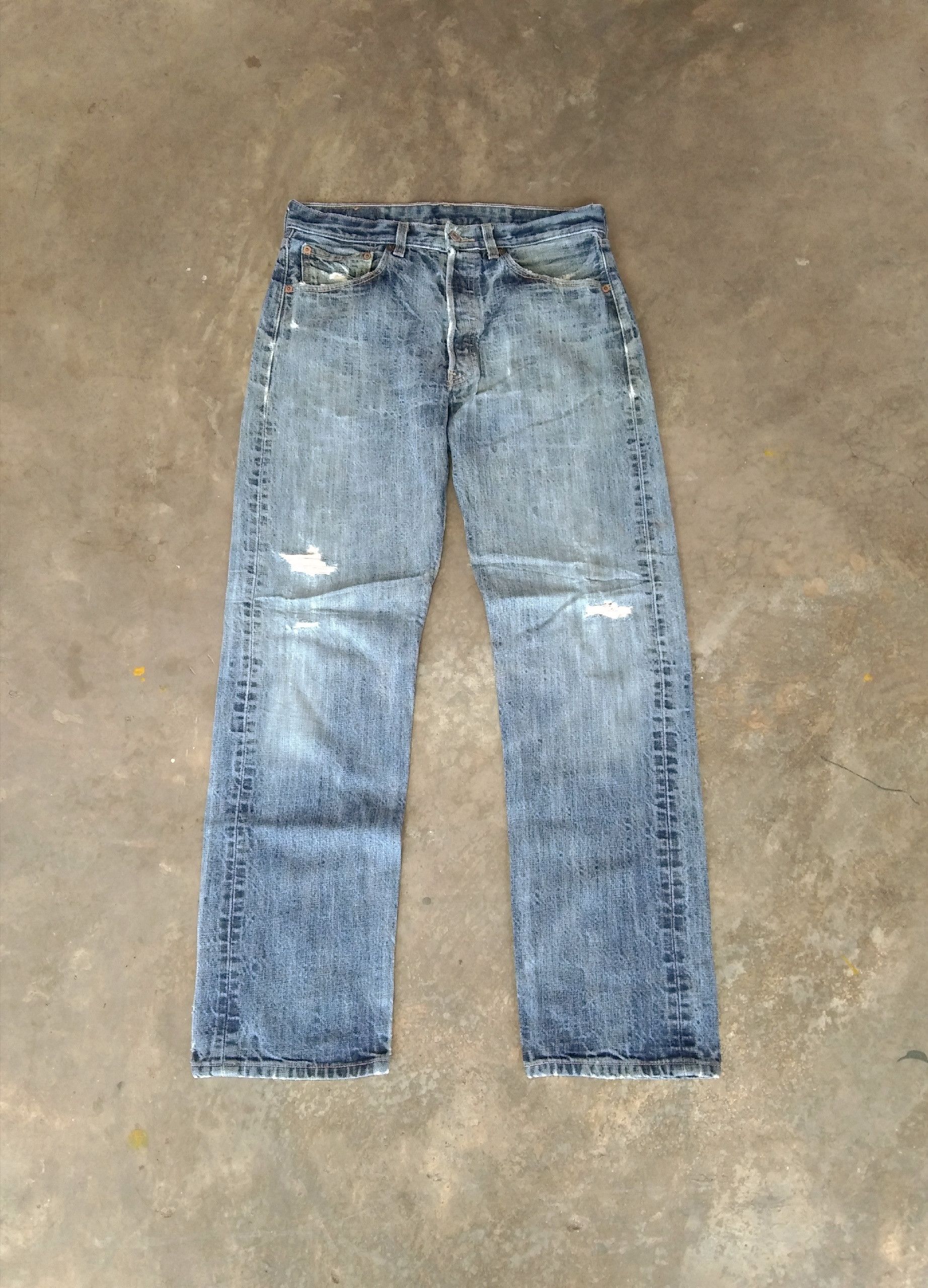 Levi's Vintage Levi's 501 Blue Wash Straight Leg Jeans 31x30 Size US 31 - 1 Thumbnail