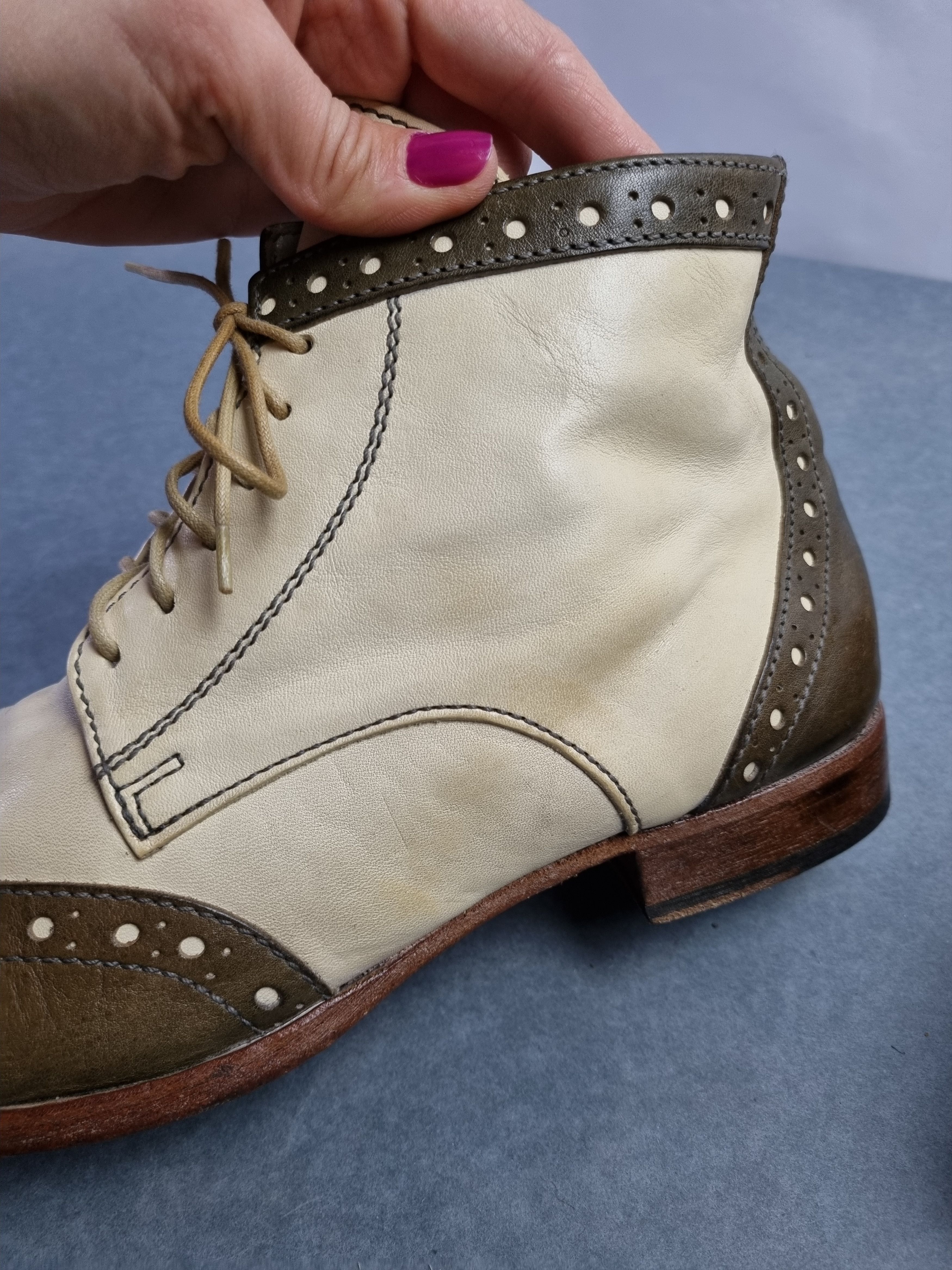 MoMA MoMA Thin Leather Vintage Two Colours Boots Size US 9 / EU 42 - 18 Thumbnail