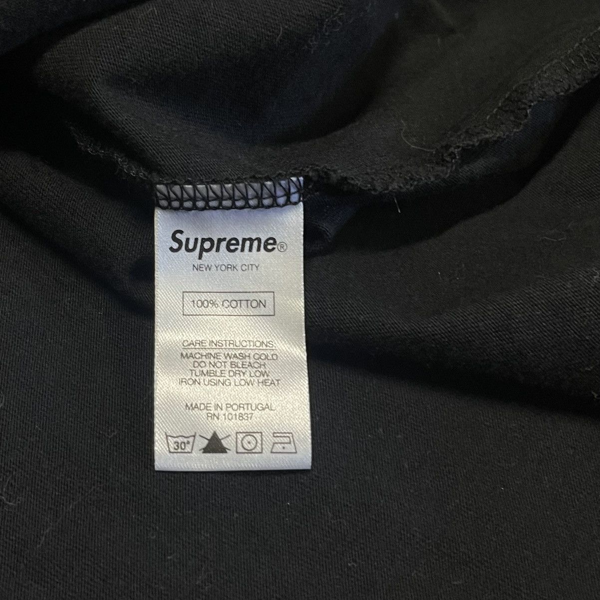 Supreme SUPREME New York Famous Since 1994 T-shirt Size US M / EU 48-50 / 2 - 5 Thumbnail