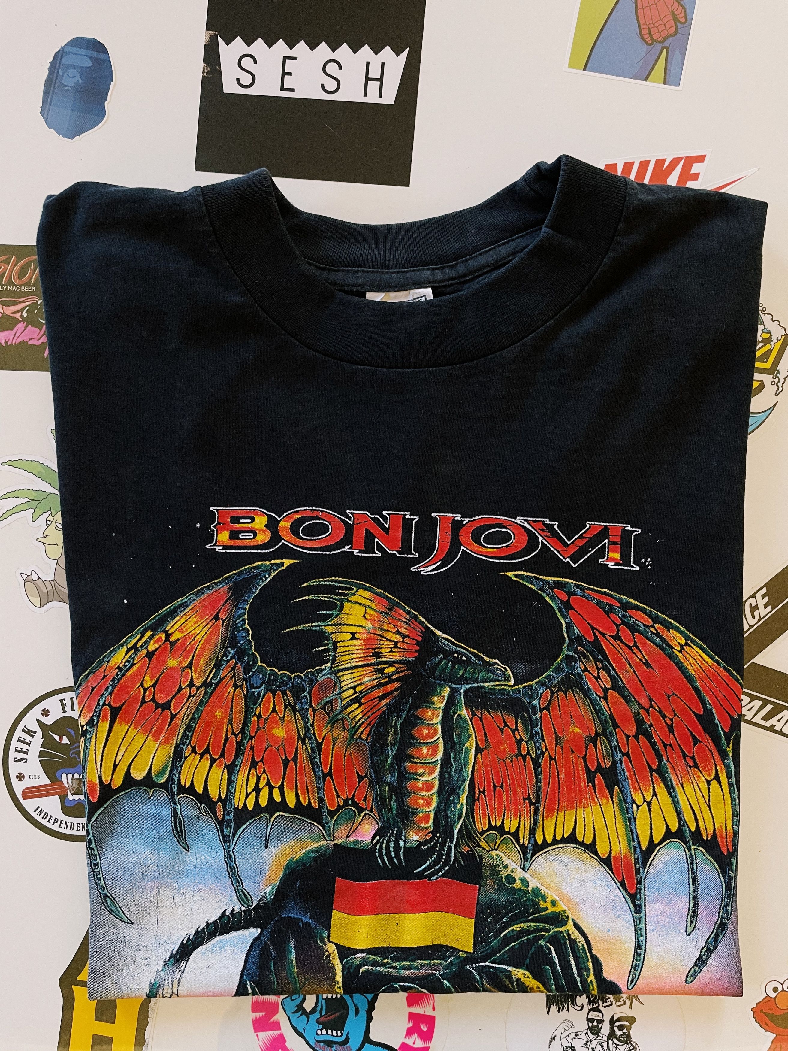 Band Tees Vintage 1995 Bon Jovi Europe Tour Germany Dragon T-shirt Size US L / EU 52-54 / 3 - 7 Thumbnail