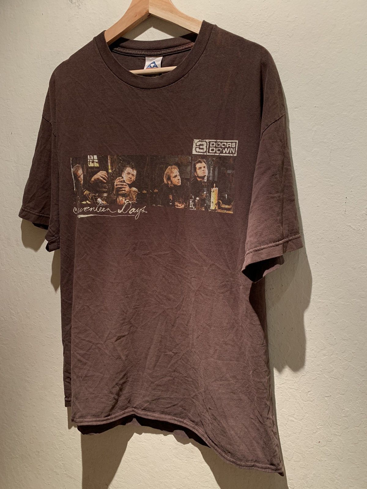 Band Tees *RARE* Vintage 2005 3 Doors Down Seventeen Days Tour T-Shirt Size US XL / EU 56 / 4 - 1 Thumbnail