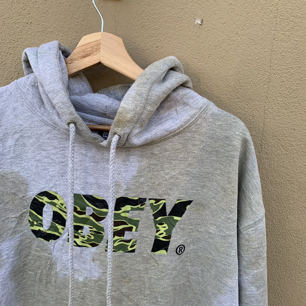 Obey Vintage Obey Thrashed Hoodie Skateboard Hoodie Size US L / EU 52-54 / 3 - 2 Thumbnail