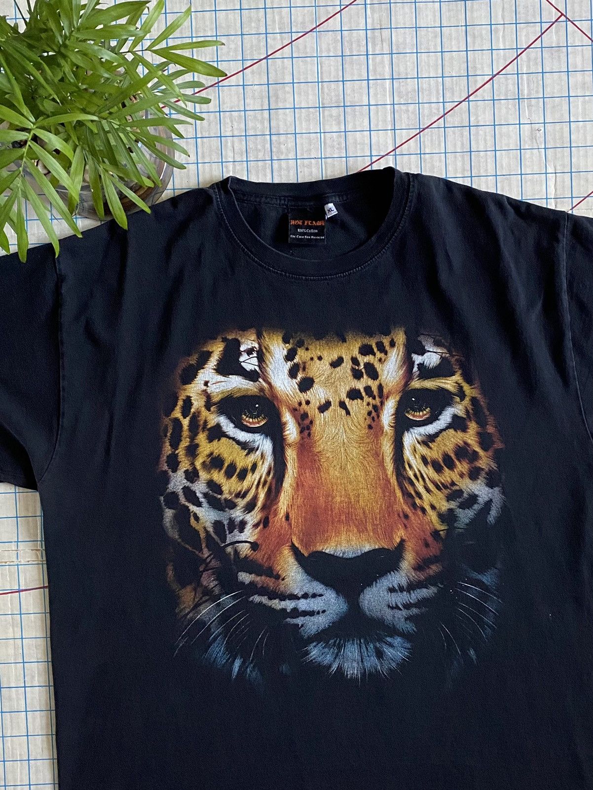 Vintage Vintage Cheeta Animal Graphic Tee Size XL Black Size US XL / EU 56 / 4 - 4 Thumbnail