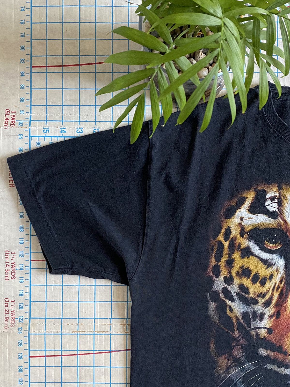 Vintage Vintage Cheeta Animal Graphic Tee Size XL Black Size US XL / EU 56 / 4 - 6 Thumbnail