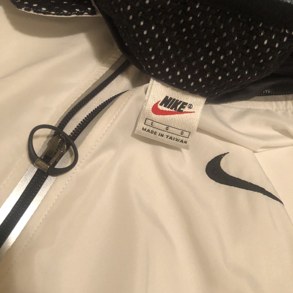 Nike × Vintage Vintage 90’s Nike Windbreaker Jacket Size US L / EU 52-54 / 3 - 2 Thumbnail