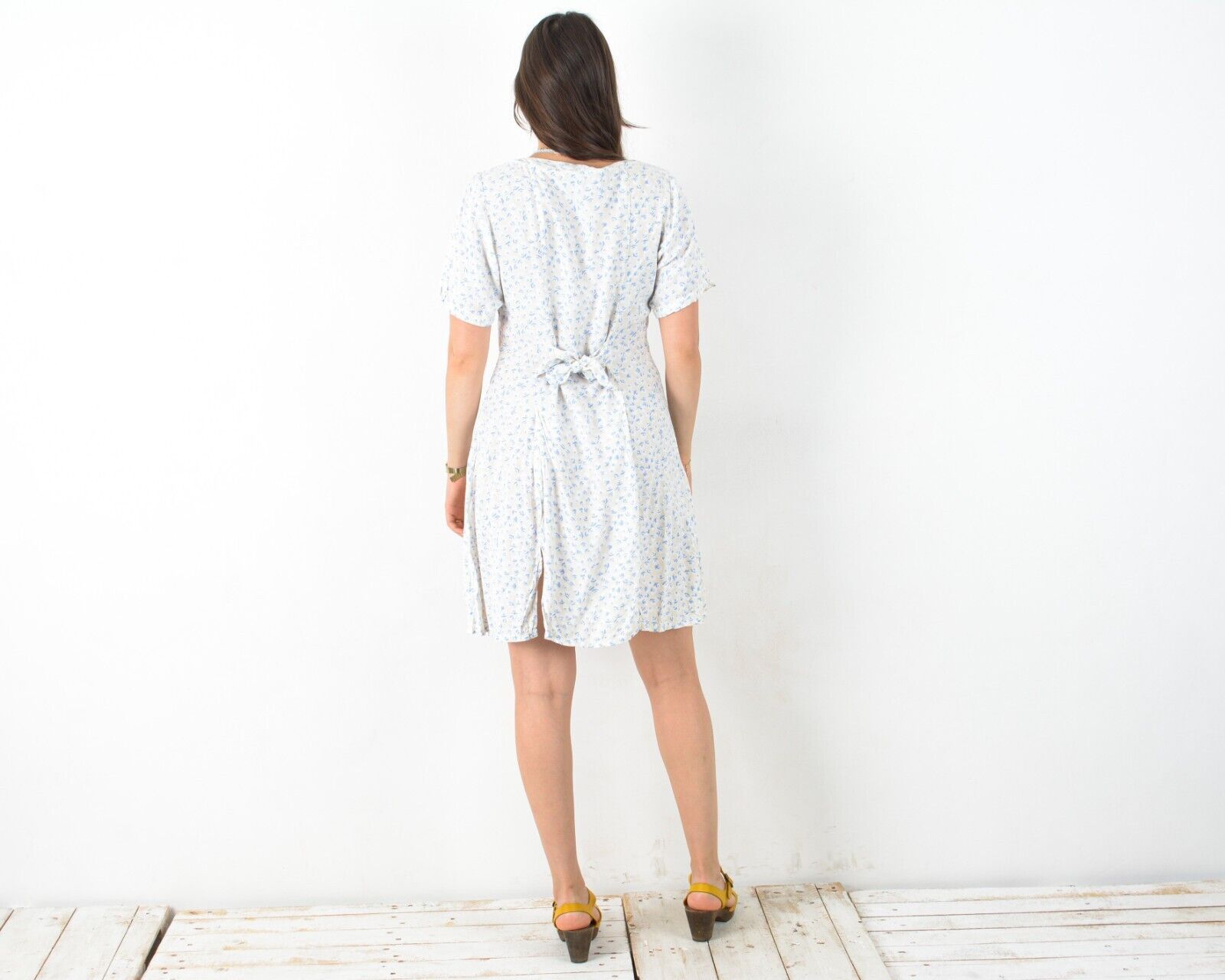 Vintage Dress Button Slit Summer Cute Picnic Above Knee Synched 90's Size M / US 6-8 / IT 42-44 - 4 Thumbnail