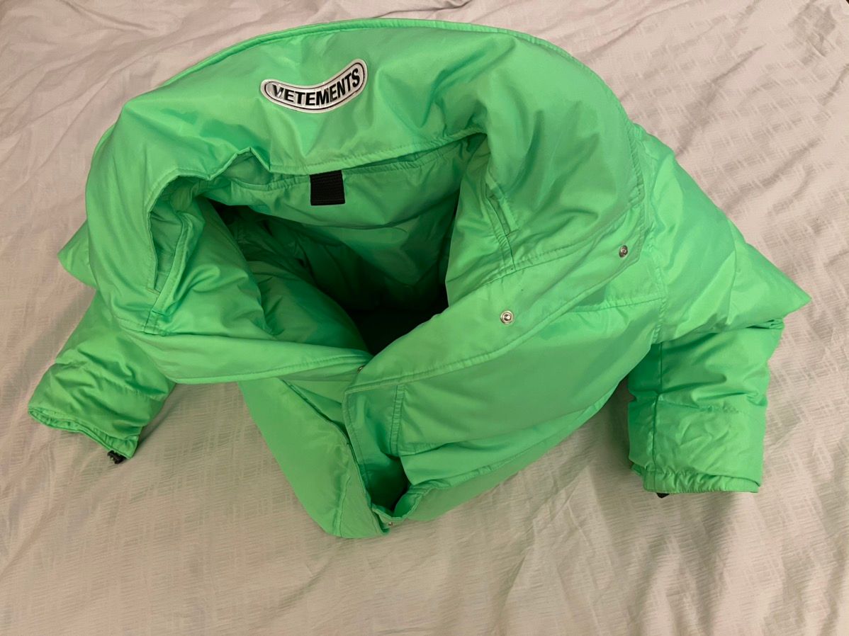 Pre-owned Vetements Reversible And Convertible Fluorescent Puffer Jacket In Green
