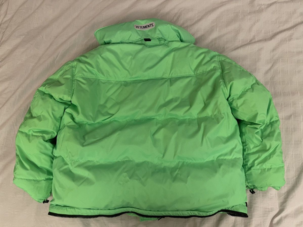 Vetements Reversible and convertible fluorescent puffer jacket Size US L / EU 52-54 / 3 - 14 Thumbnail