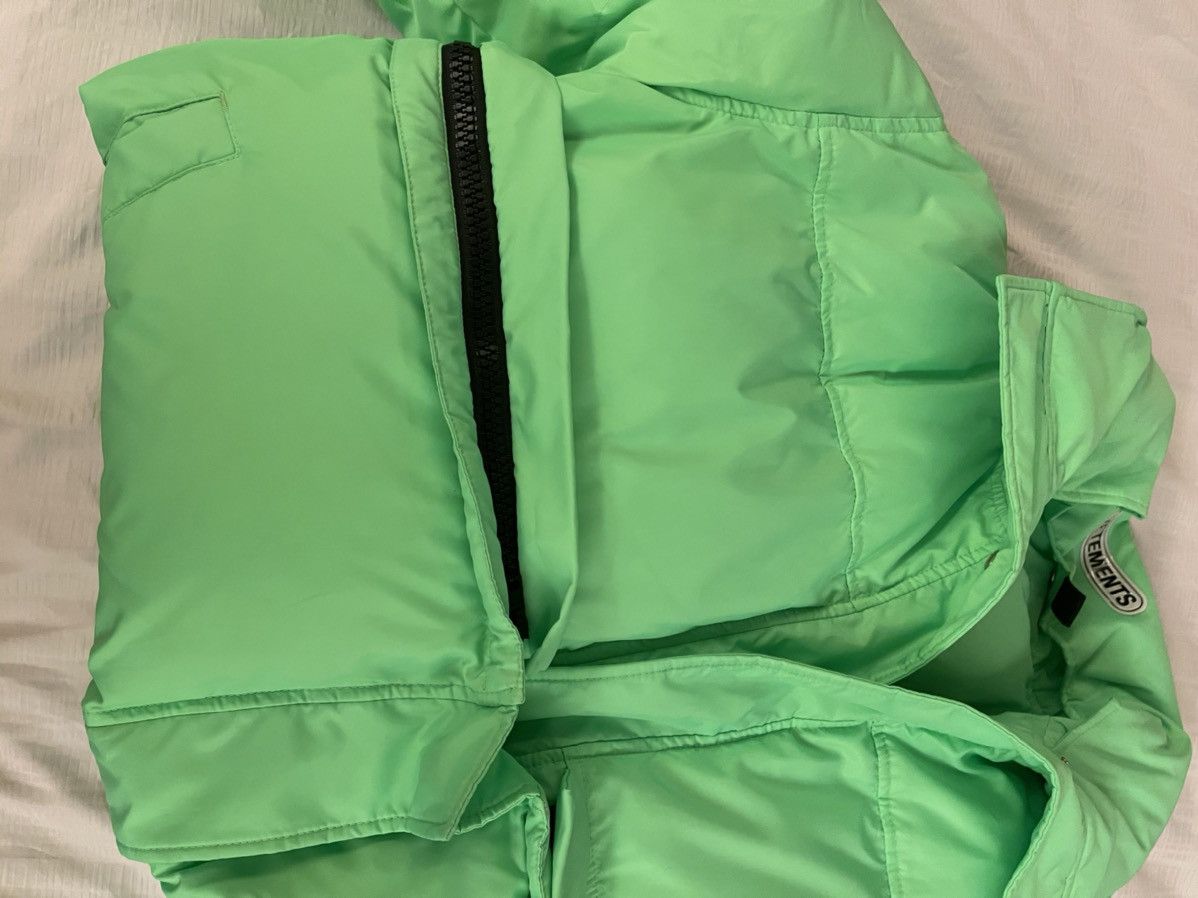 Vetements Reversible and convertible fluorescent puffer jacket Size US L / EU 52-54 / 3 - 4 Thumbnail