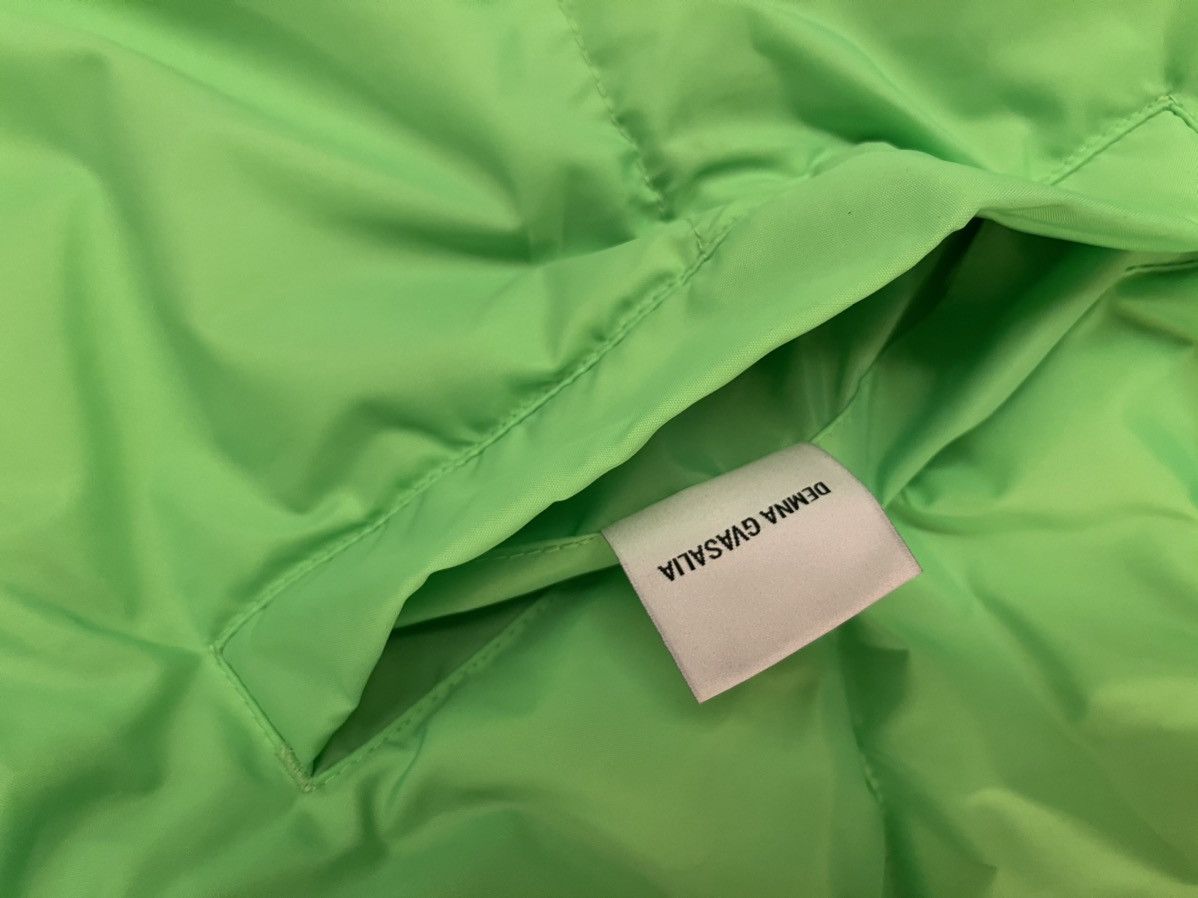 Vetements Reversible and convertible fluorescent puffer jacket Size US L / EU 52-54 / 3 - 8 Thumbnail