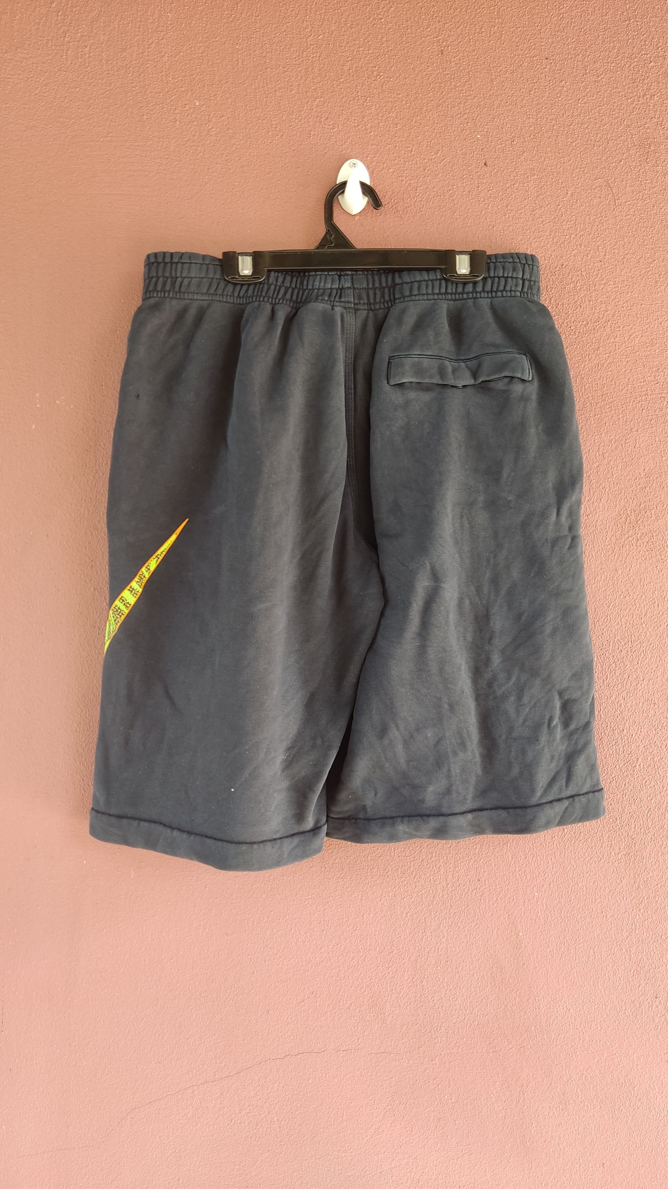 Nike Nike Short Pants Size L Size US 30 / EU 46 - 2 Thumbnail