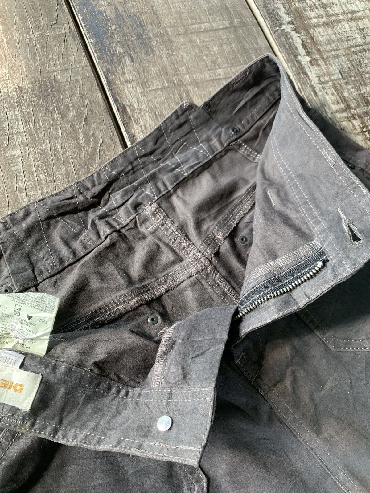 Diesel Vintage diesel mini skirt nice design Size 30" / US 8 / IT 44 - 10 Thumbnail