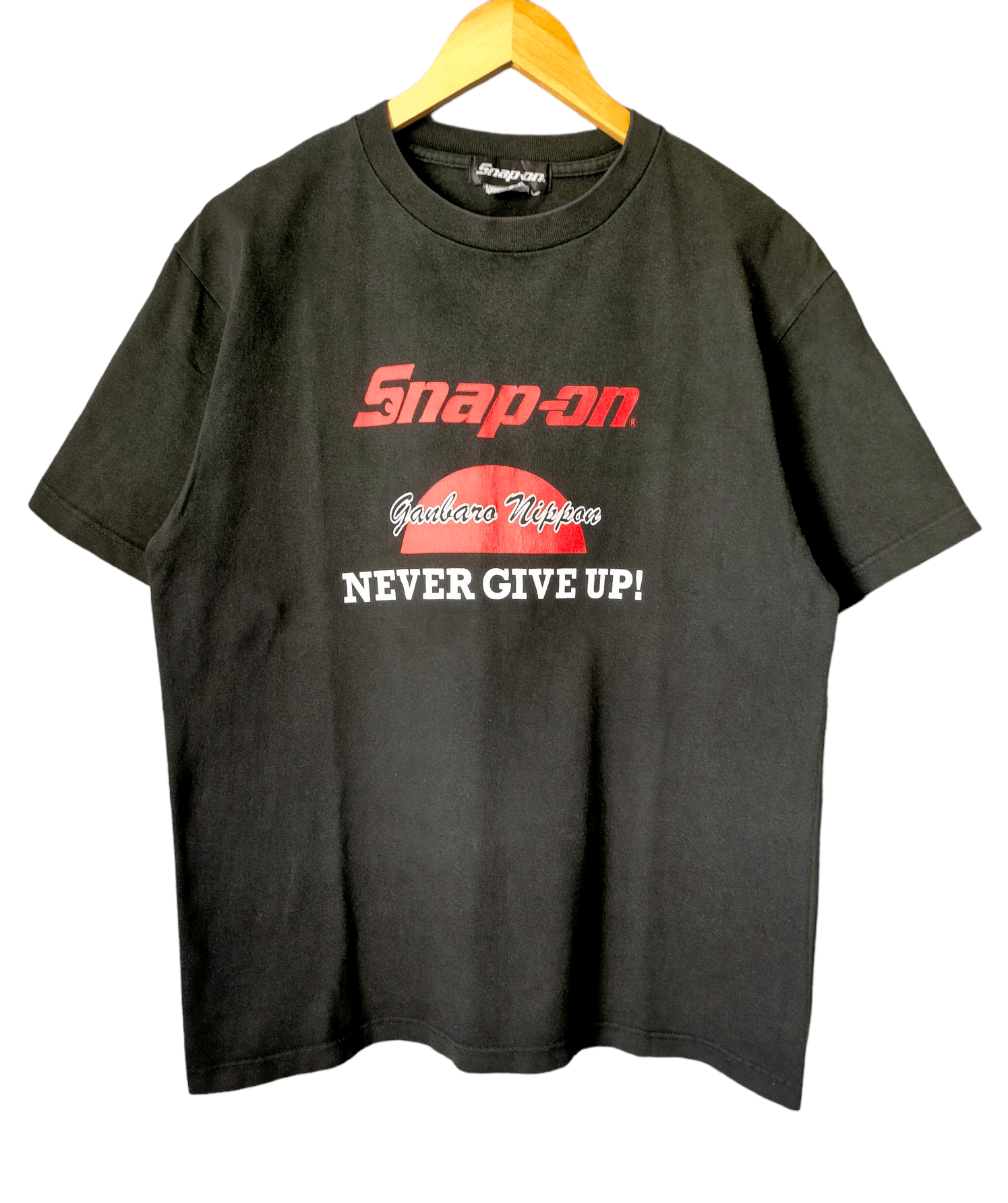 Japanese Brand Snap On Never Give Up T-shirt Size US L / EU 52-54 / 3 - 1 Thumbnail