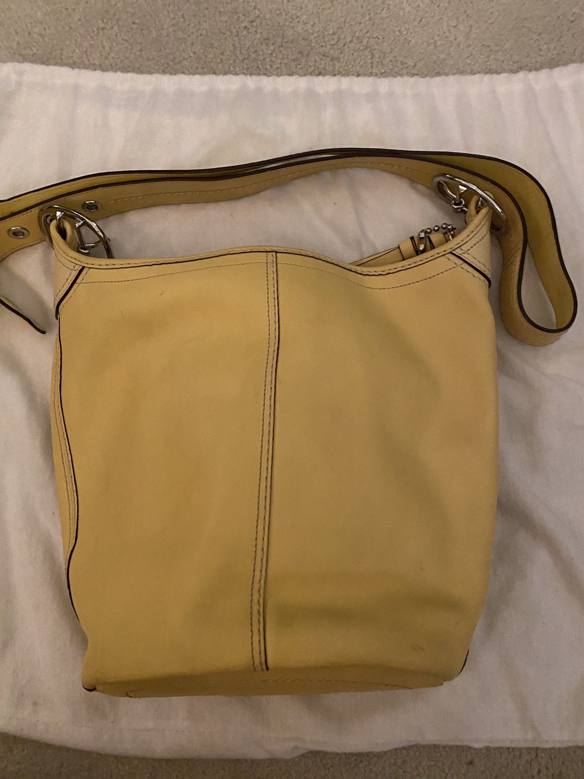 coach yellow leather crossbody bag ⭐️⭐️⭐️