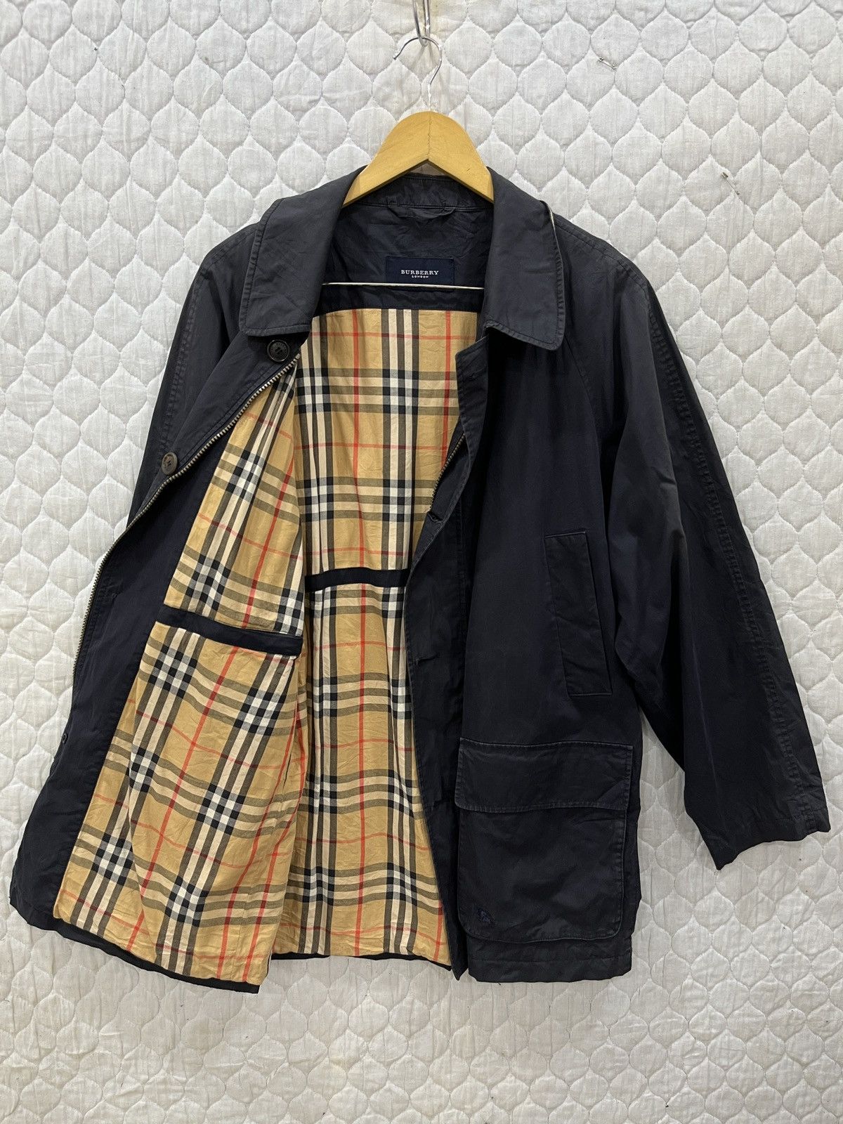 image of (Fff). Vintage Burberrys Multi Pocket Hypebeast Jacket, Men's (Size Medium)